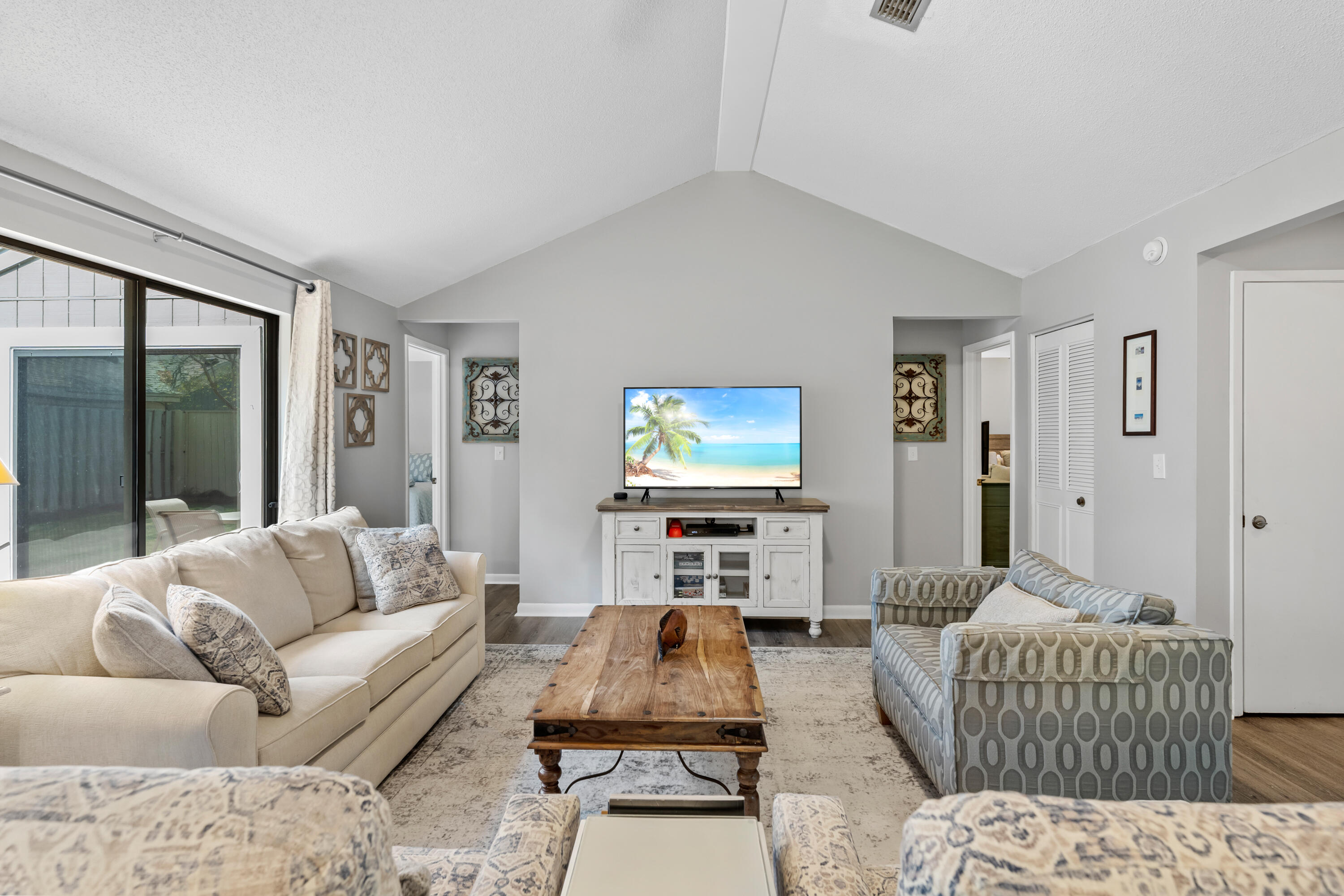 LINKSIDE VILLAGE UNIT 1 - Residential