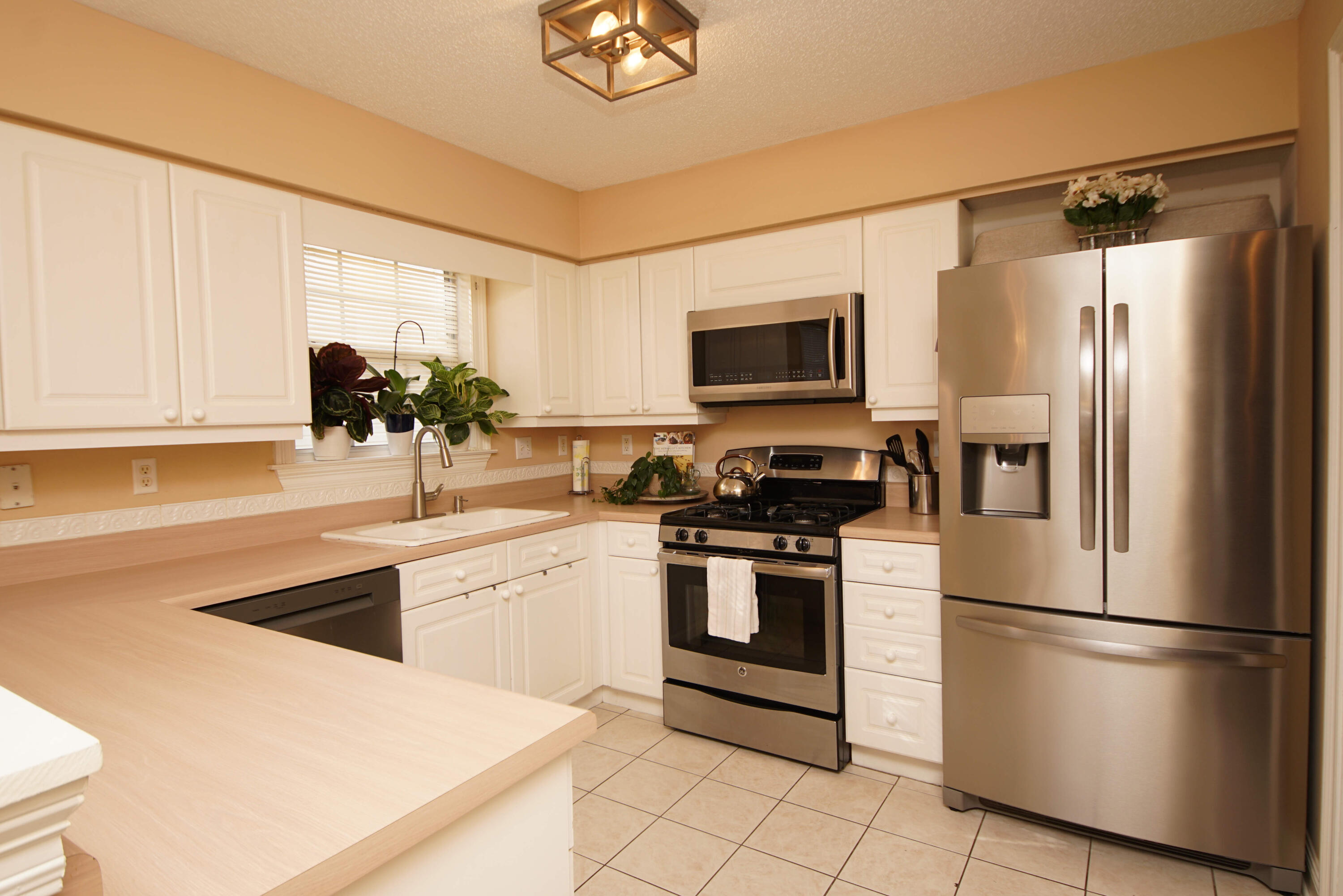 GLENWOOD CRT - Residential Lease