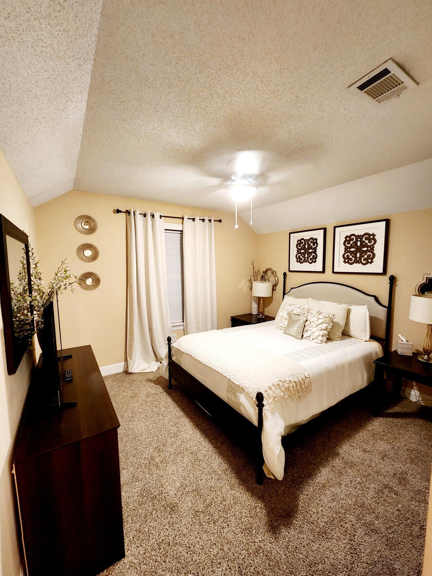 GLENWOOD CRT - Residential Lease