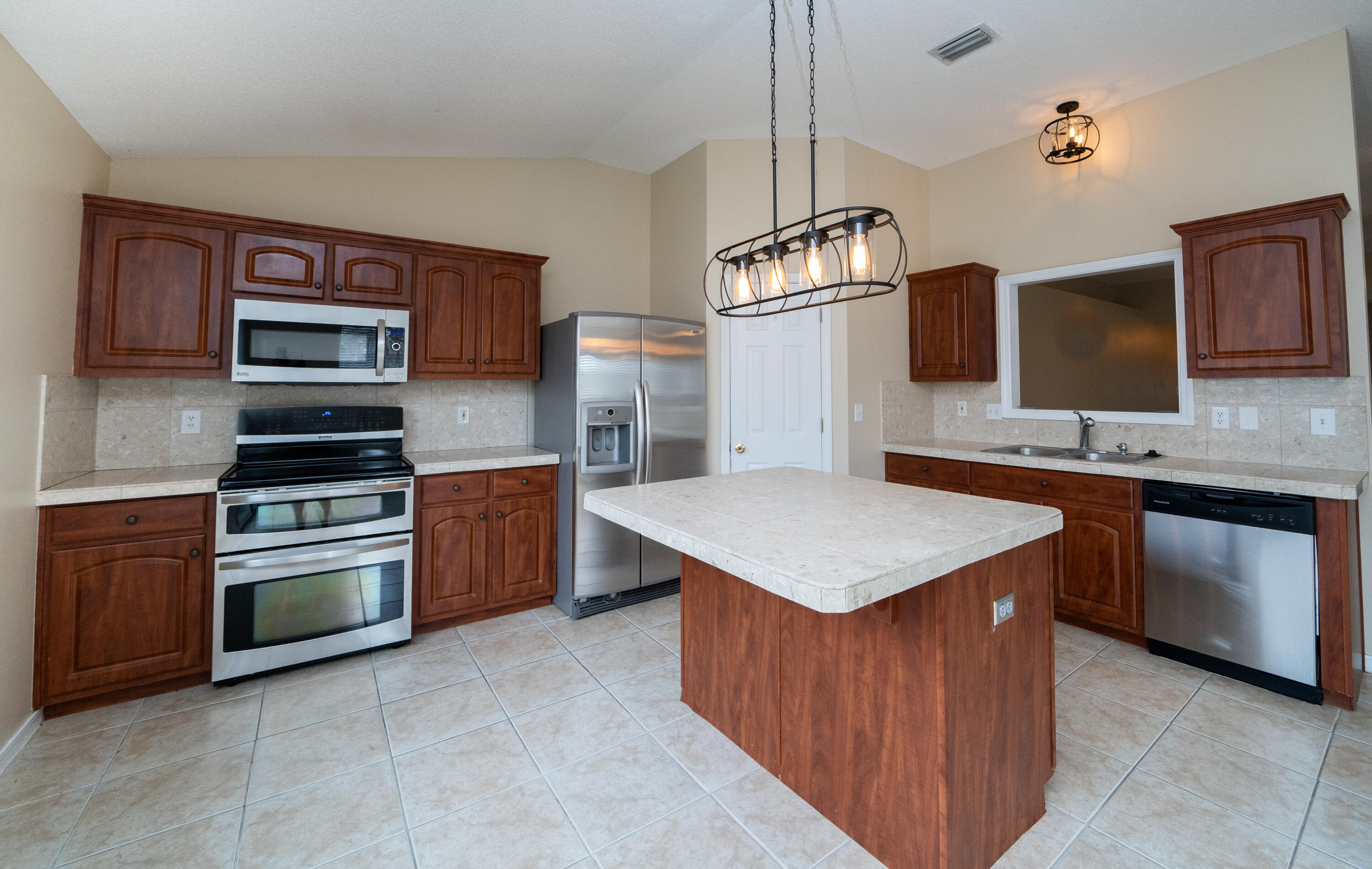 EMERALD VILLAGE S/D - Residential