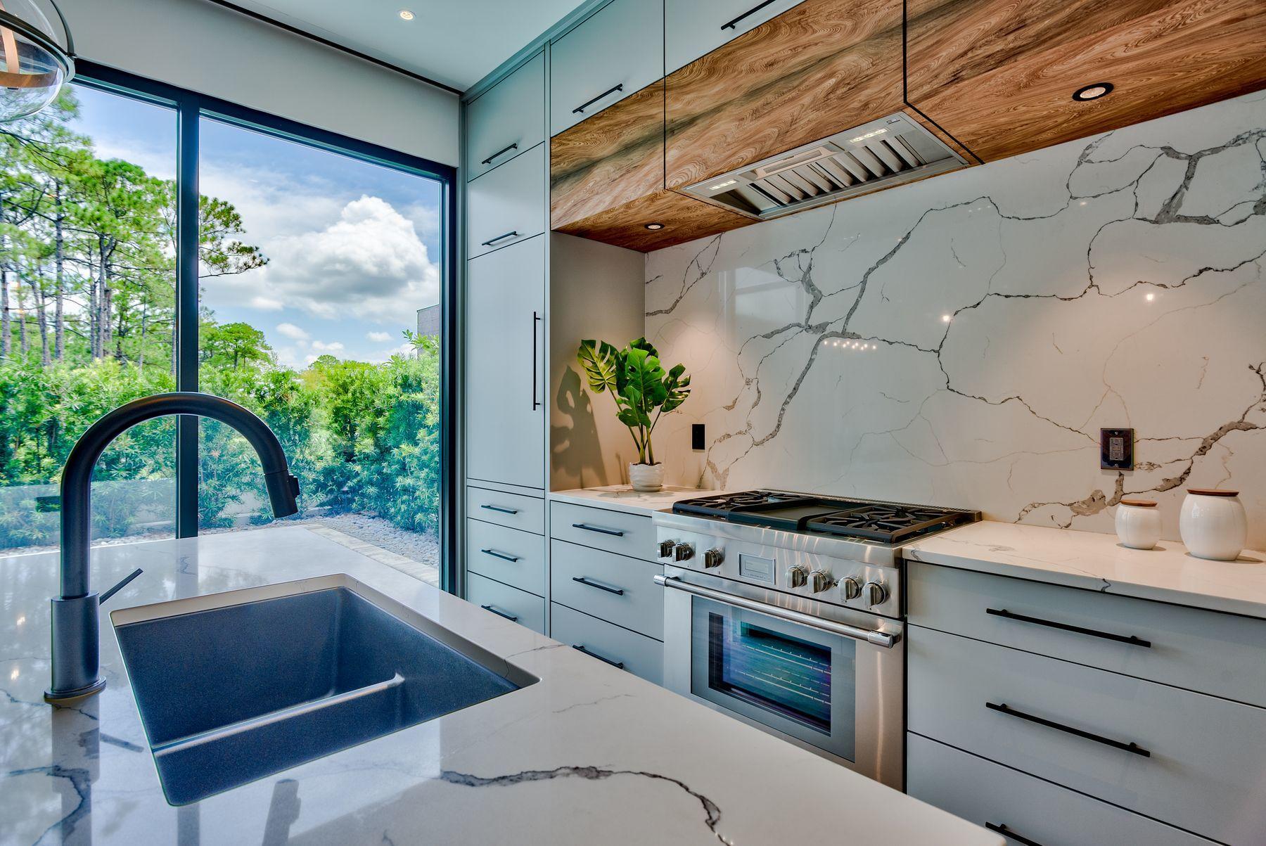 EMERALD WATERS VILLAGE - Residential