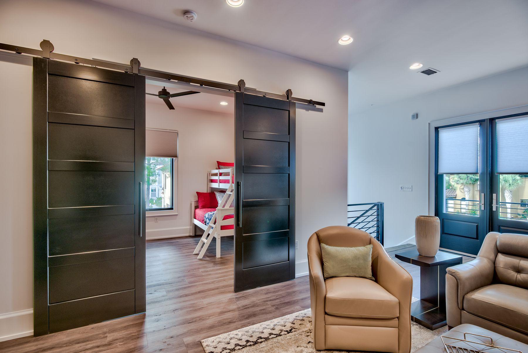 EMERALD WATERS VILLAGE - Residential