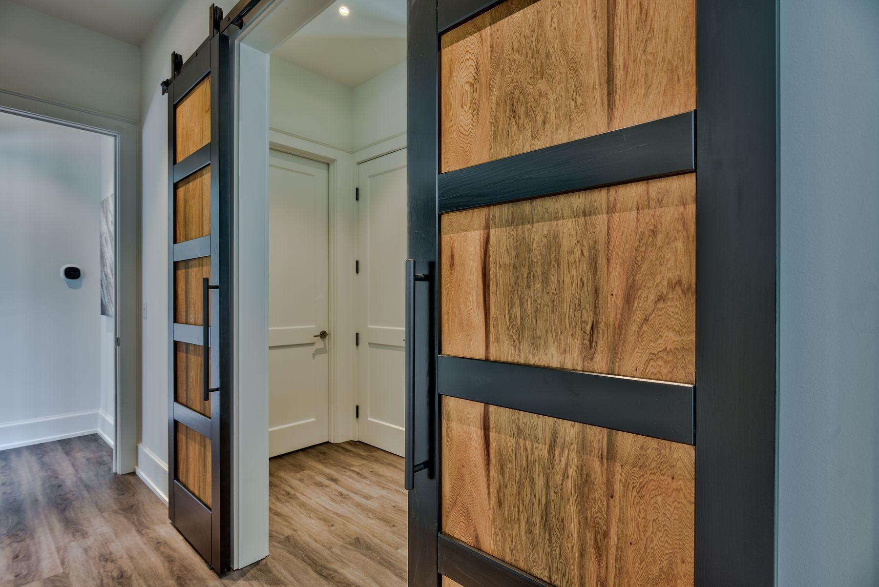 EMERALD WATERS VILLAGE - Residential