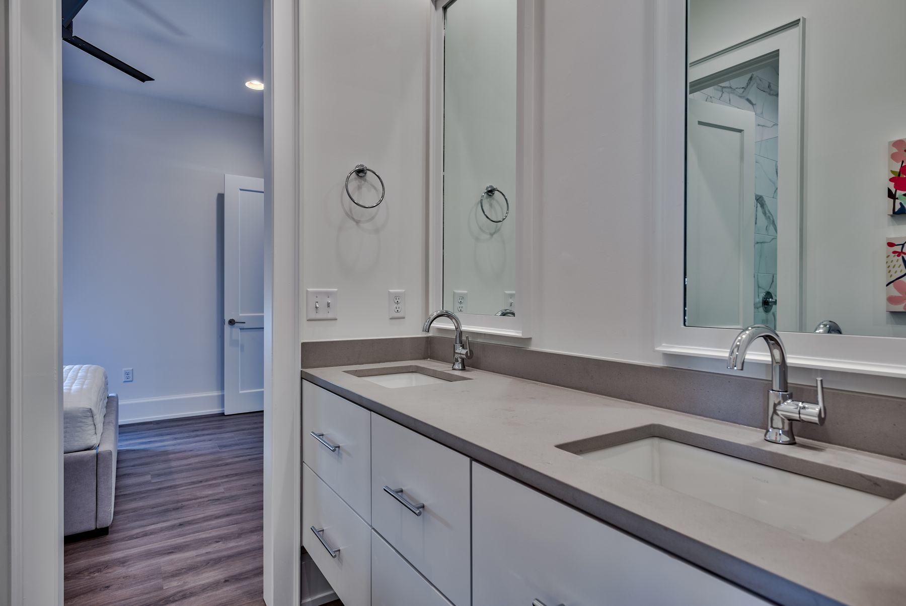 EMERALD WATERS VILLAGE - Residential