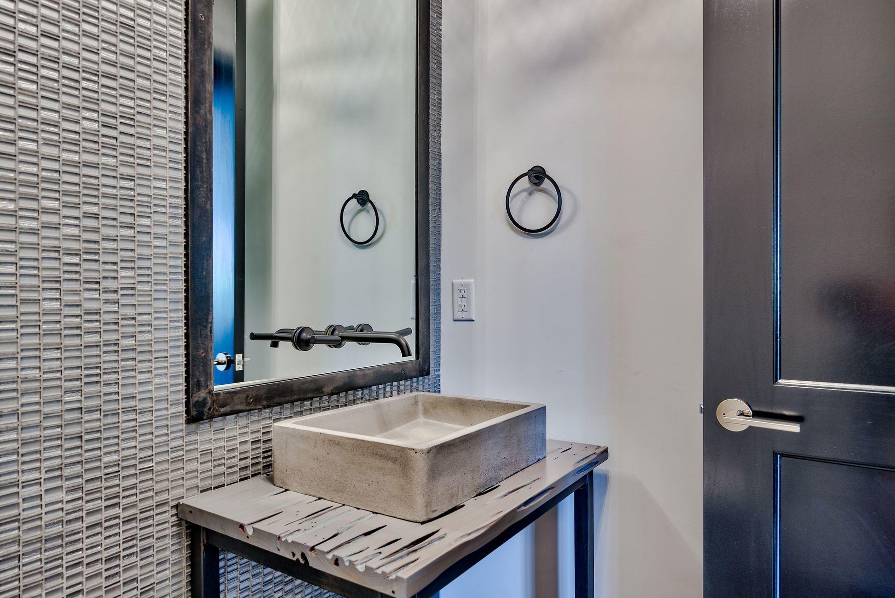 EMERALD WATERS VILLAGE - Residential