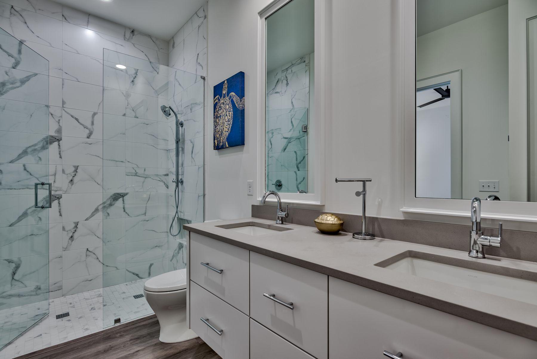 EMERALD WATERS VILLAGE - Residential