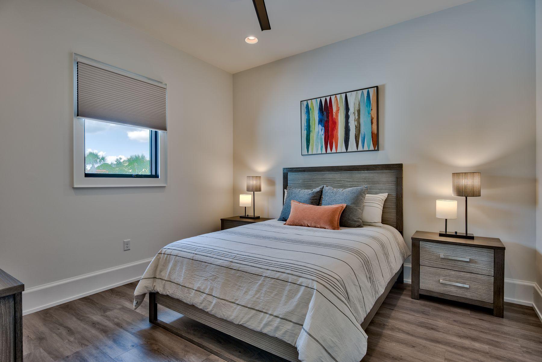 EMERALD WATERS VILLAGE - Residential