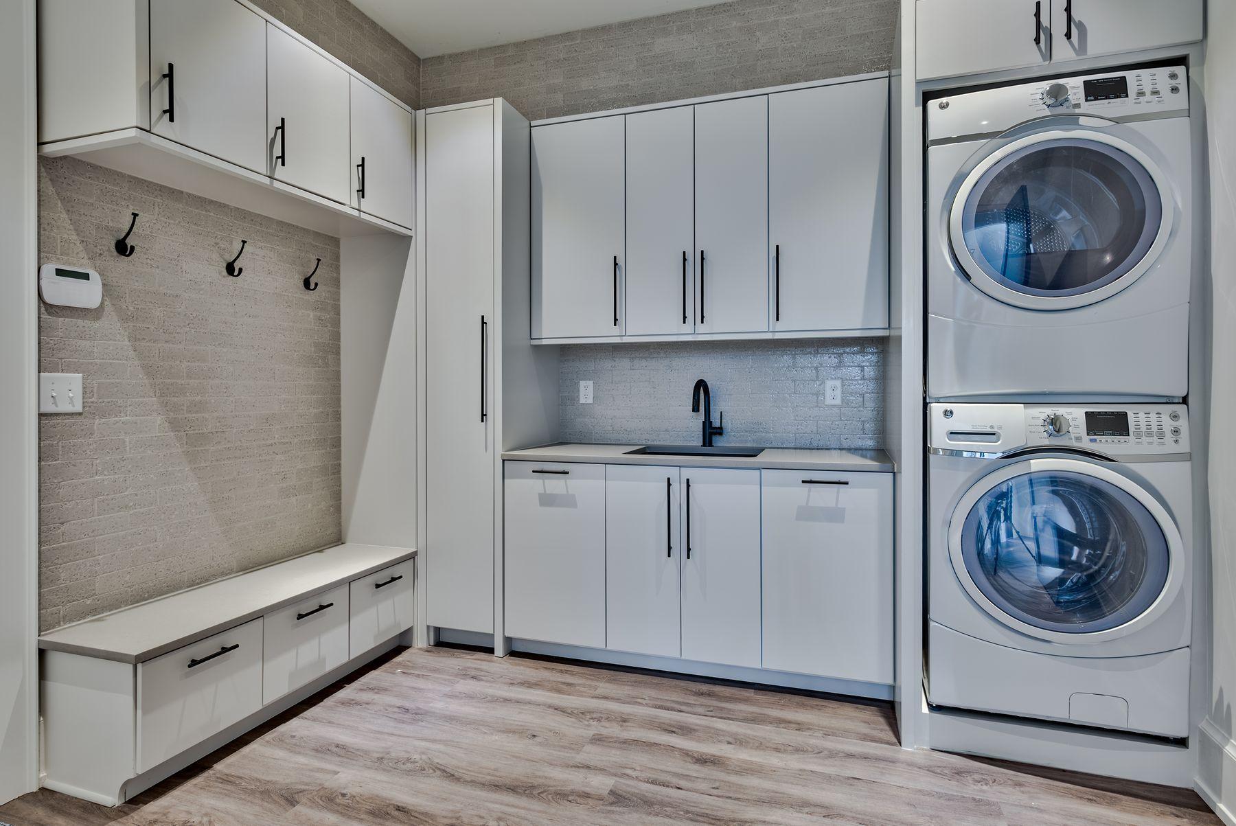 EMERALD WATERS VILLAGE - Residential