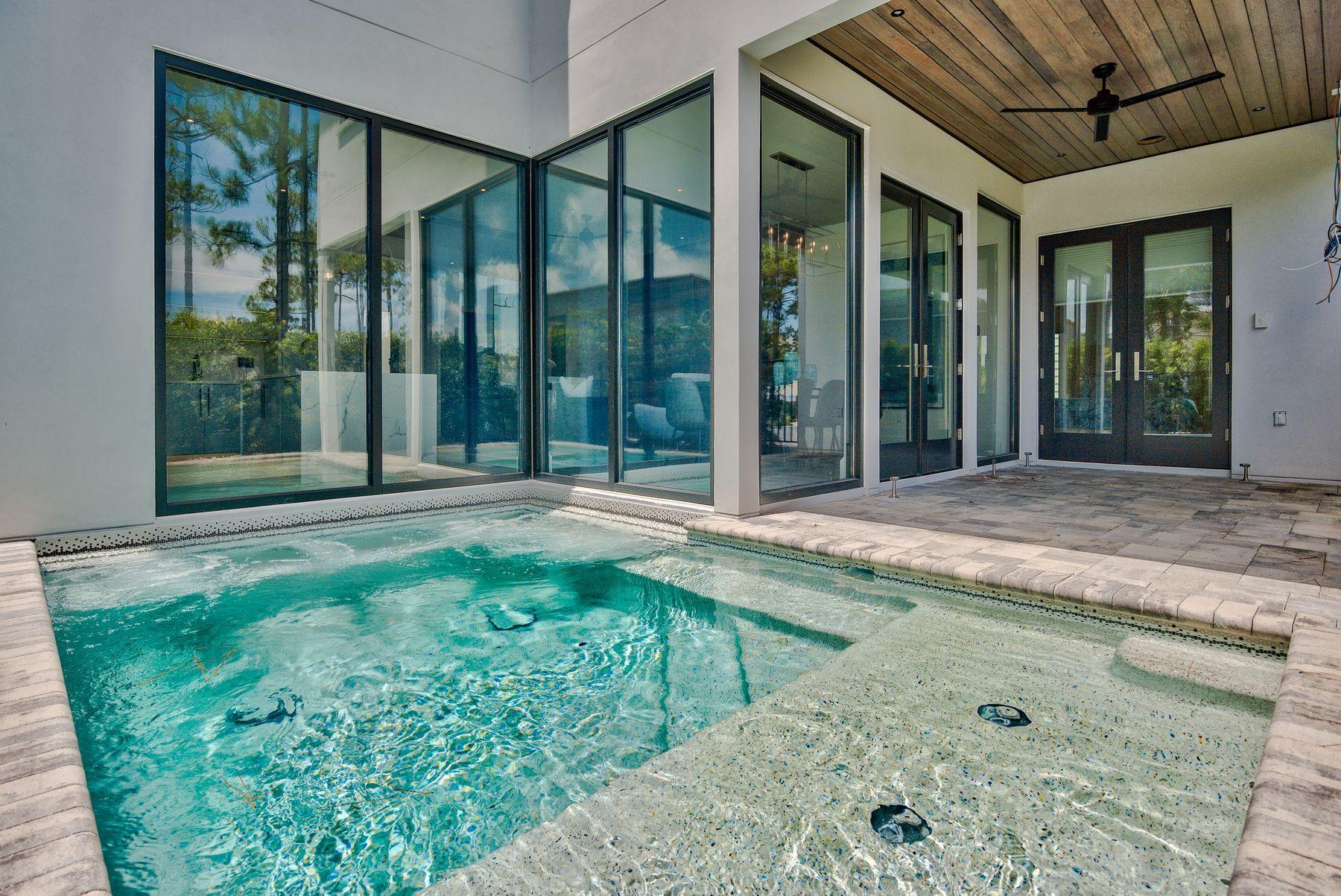 EMERALD WATERS VILLAGE - Residential