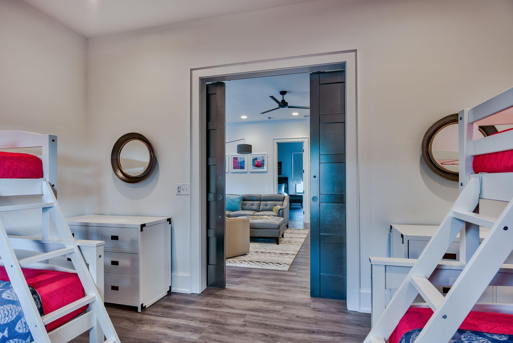 EMERALD WATERS VILLAGE - Residential