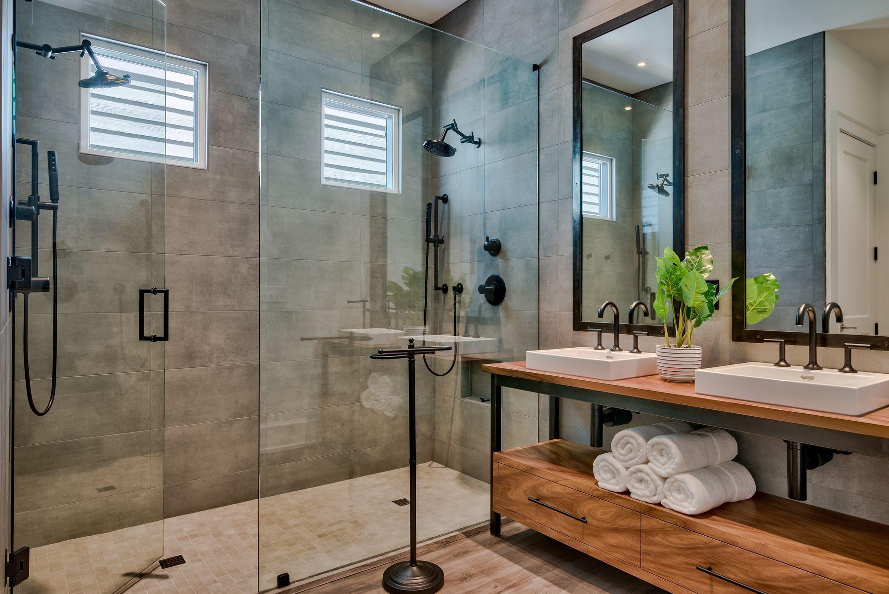 EMERALD WATERS VILLAGE - Residential