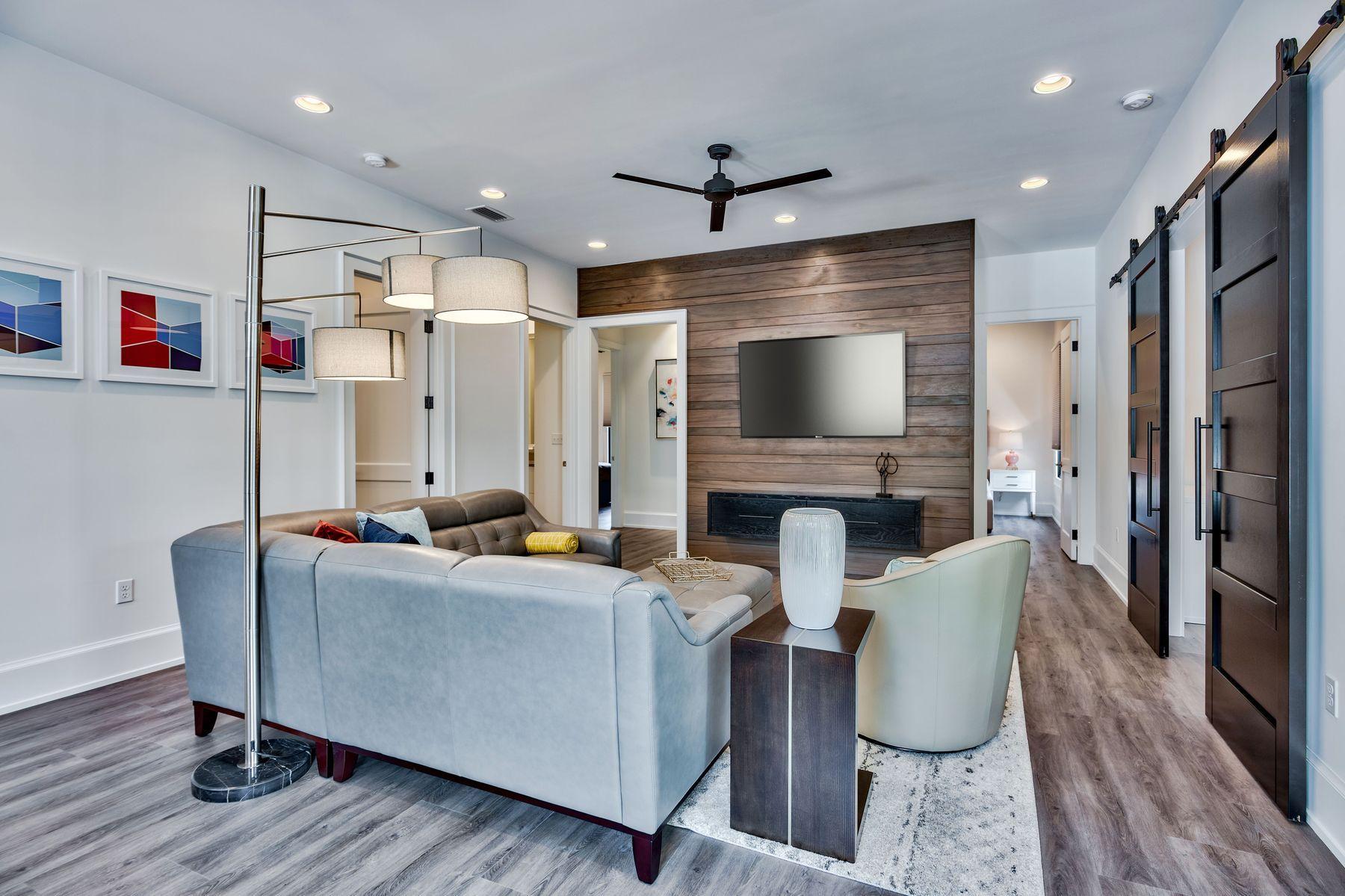 EMERALD WATERS VILLAGE - Residential