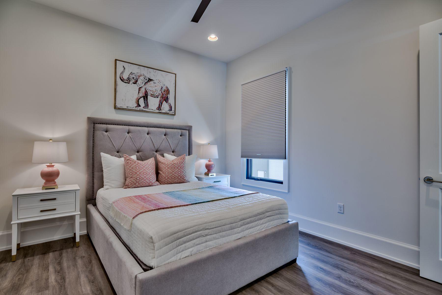 EMERALD WATERS VILLAGE - Residential