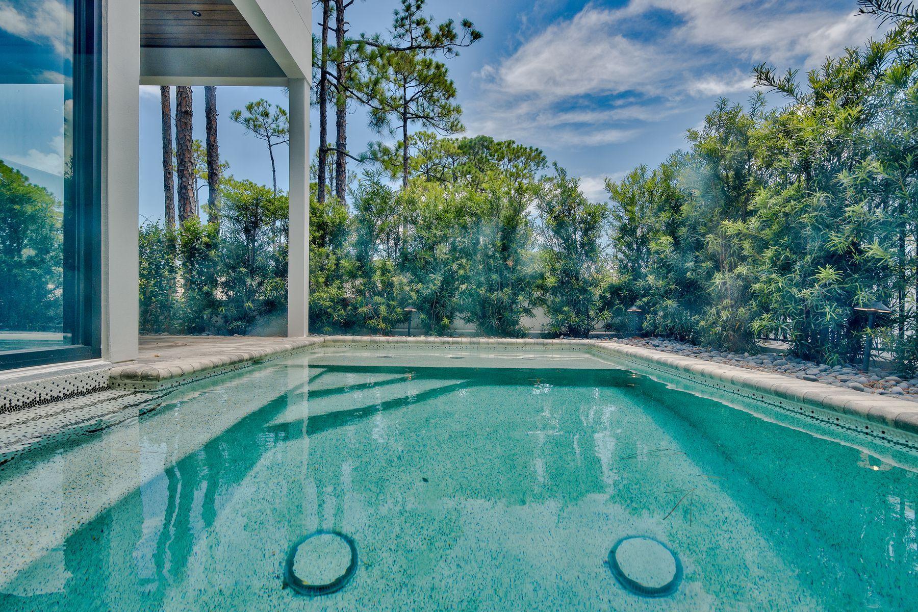 EMERALD WATERS VILLAGE - Residential