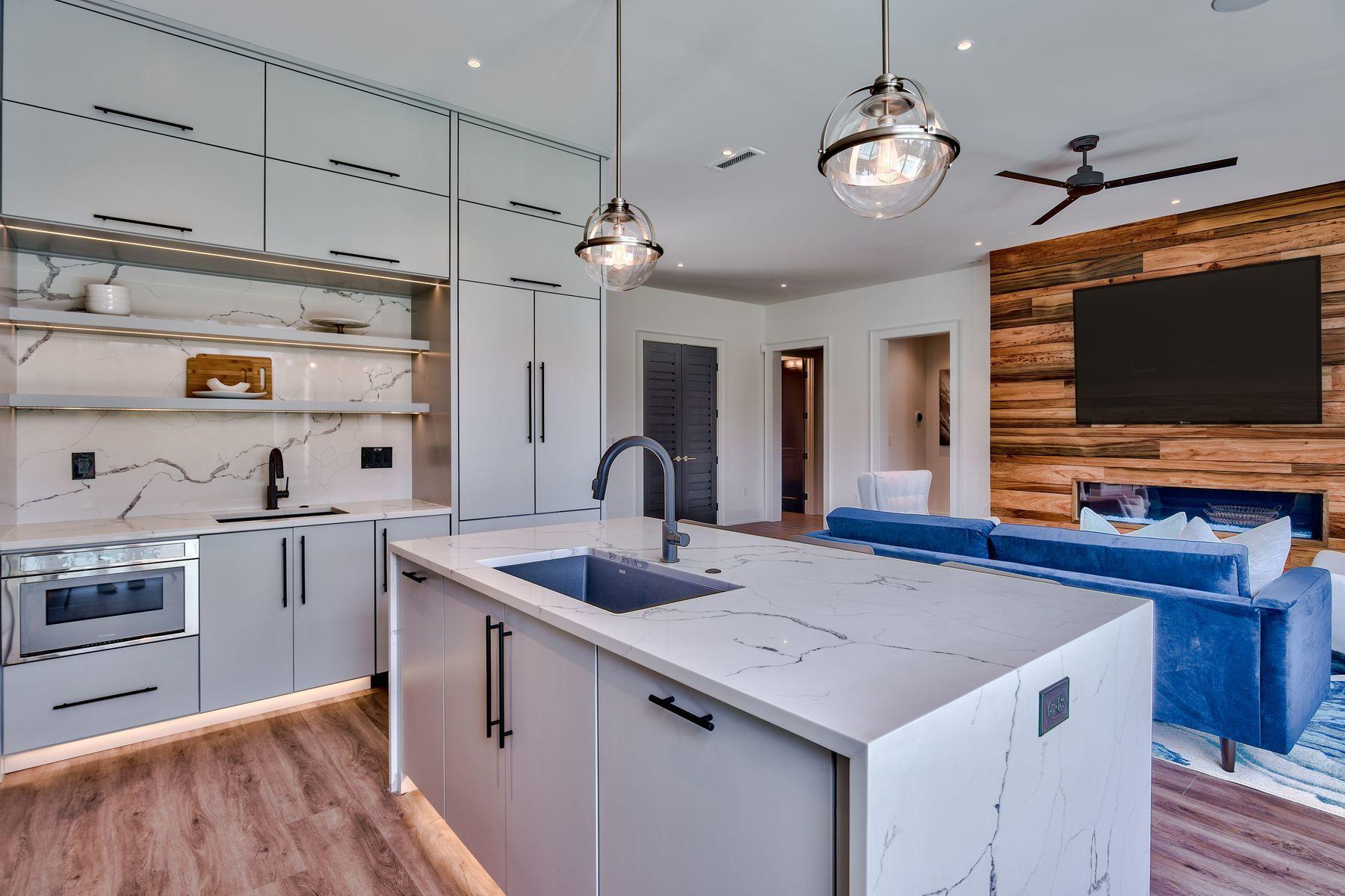 EMERALD WATERS VILLAGE - Residential