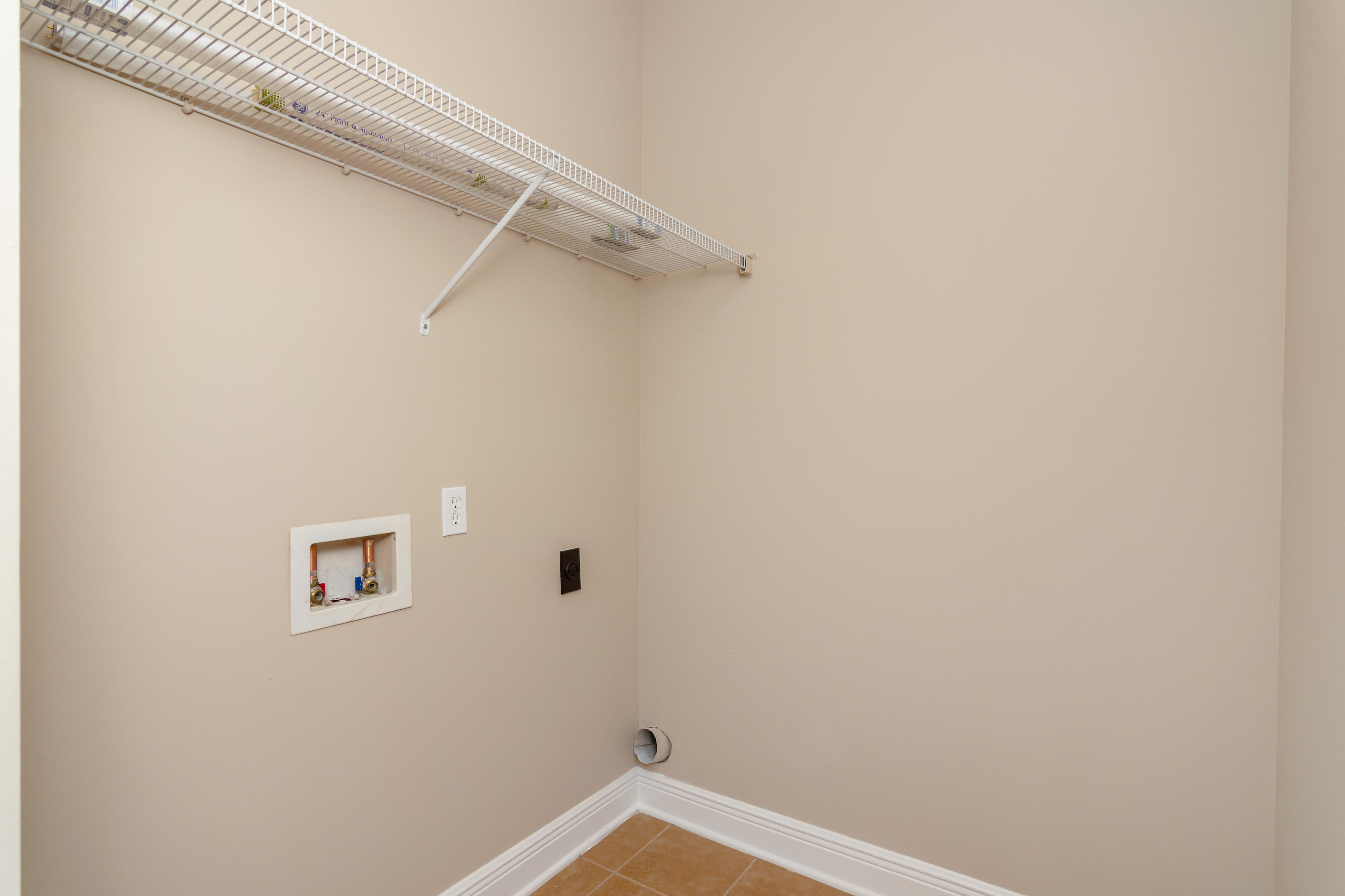 ROLLING RIDGE S/D LOT 152 - Residential