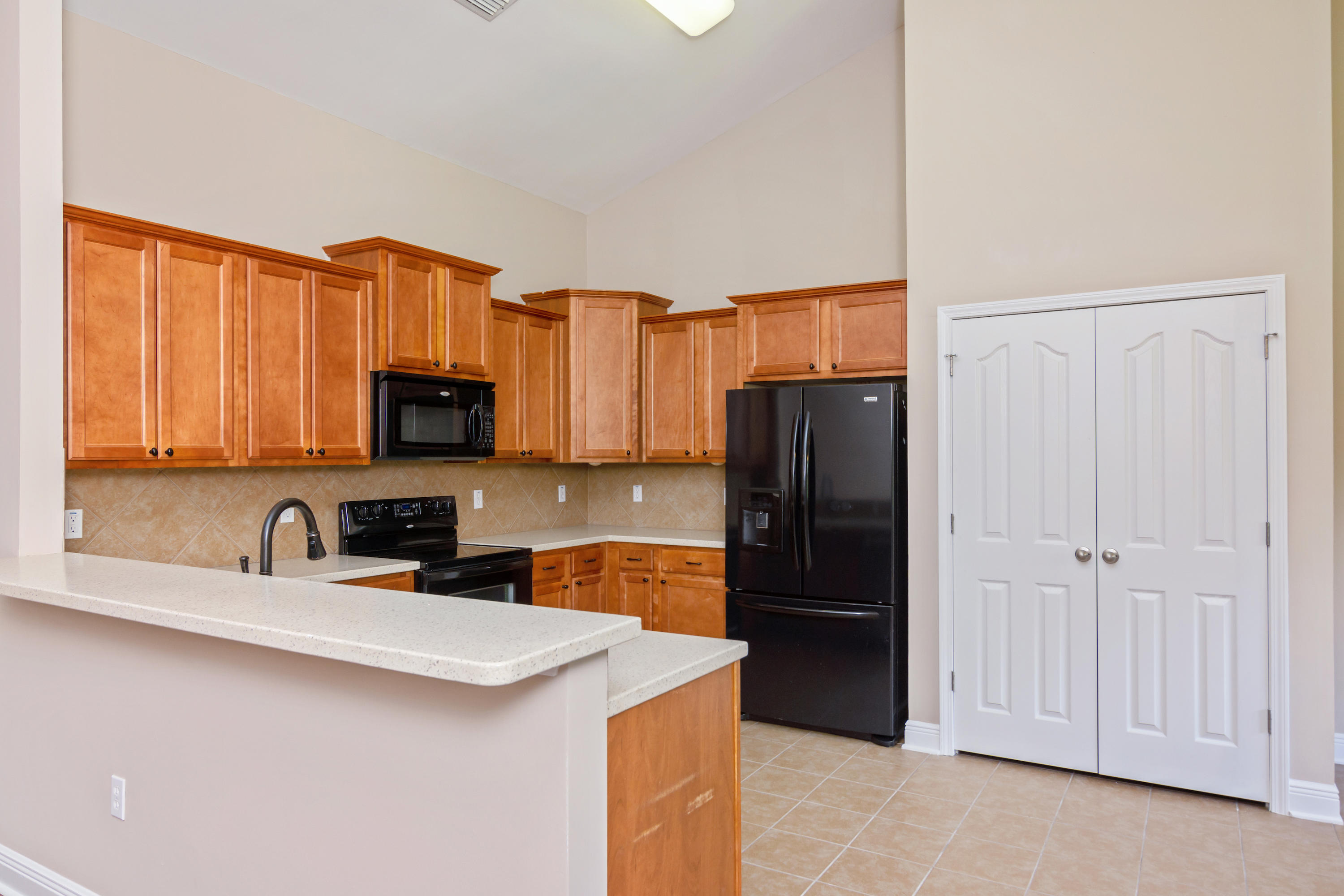 ROLLING RIDGE S/D LOT 152 - Residential