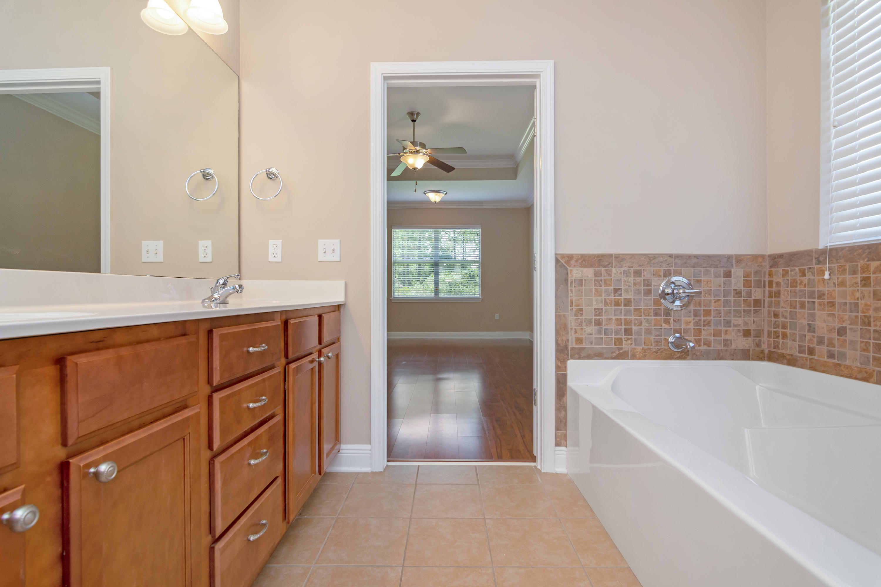 ROLLING RIDGE S/D LOT 152 - Residential