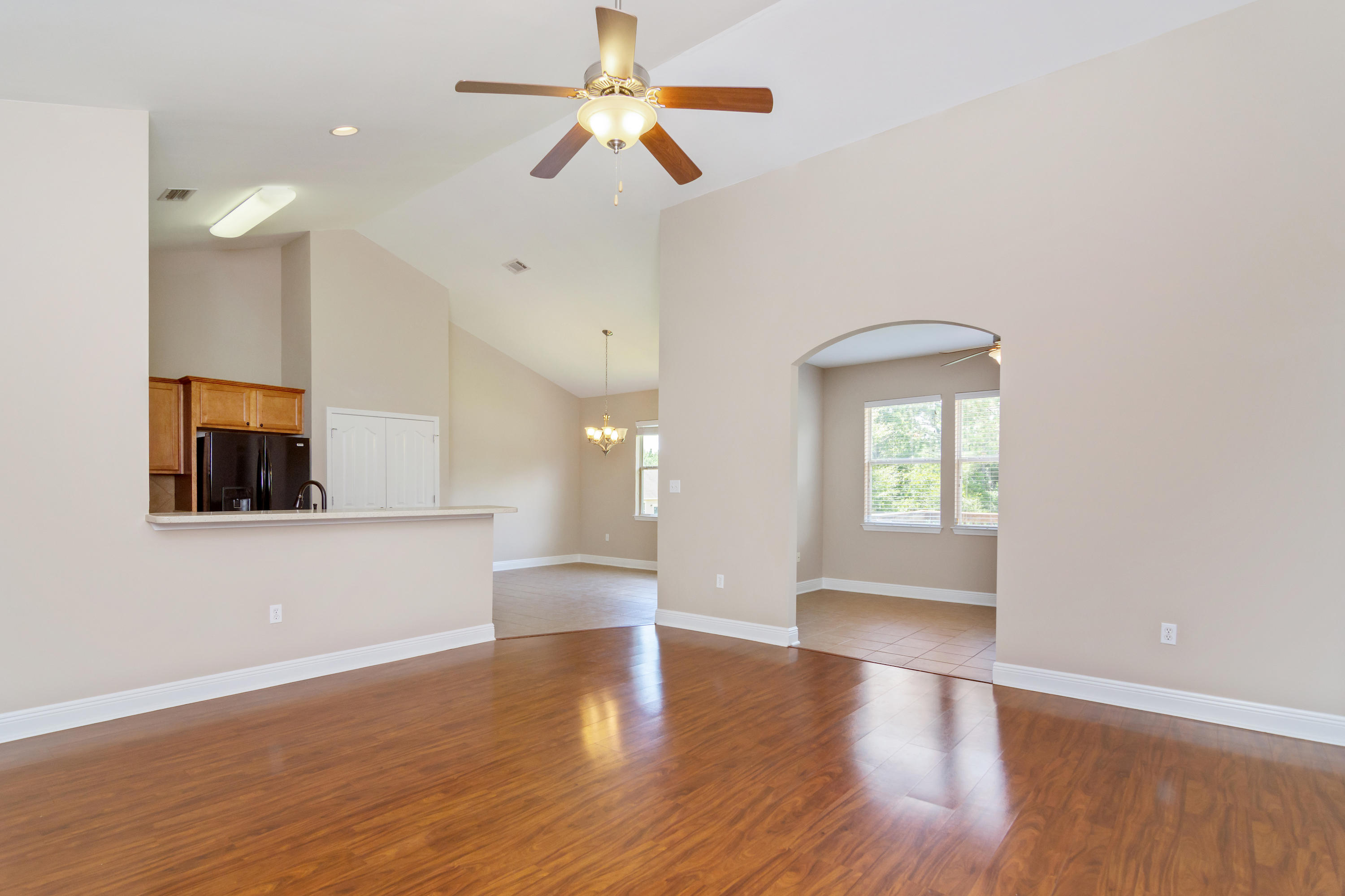 ROLLING RIDGE S/D LOT 152 - Residential