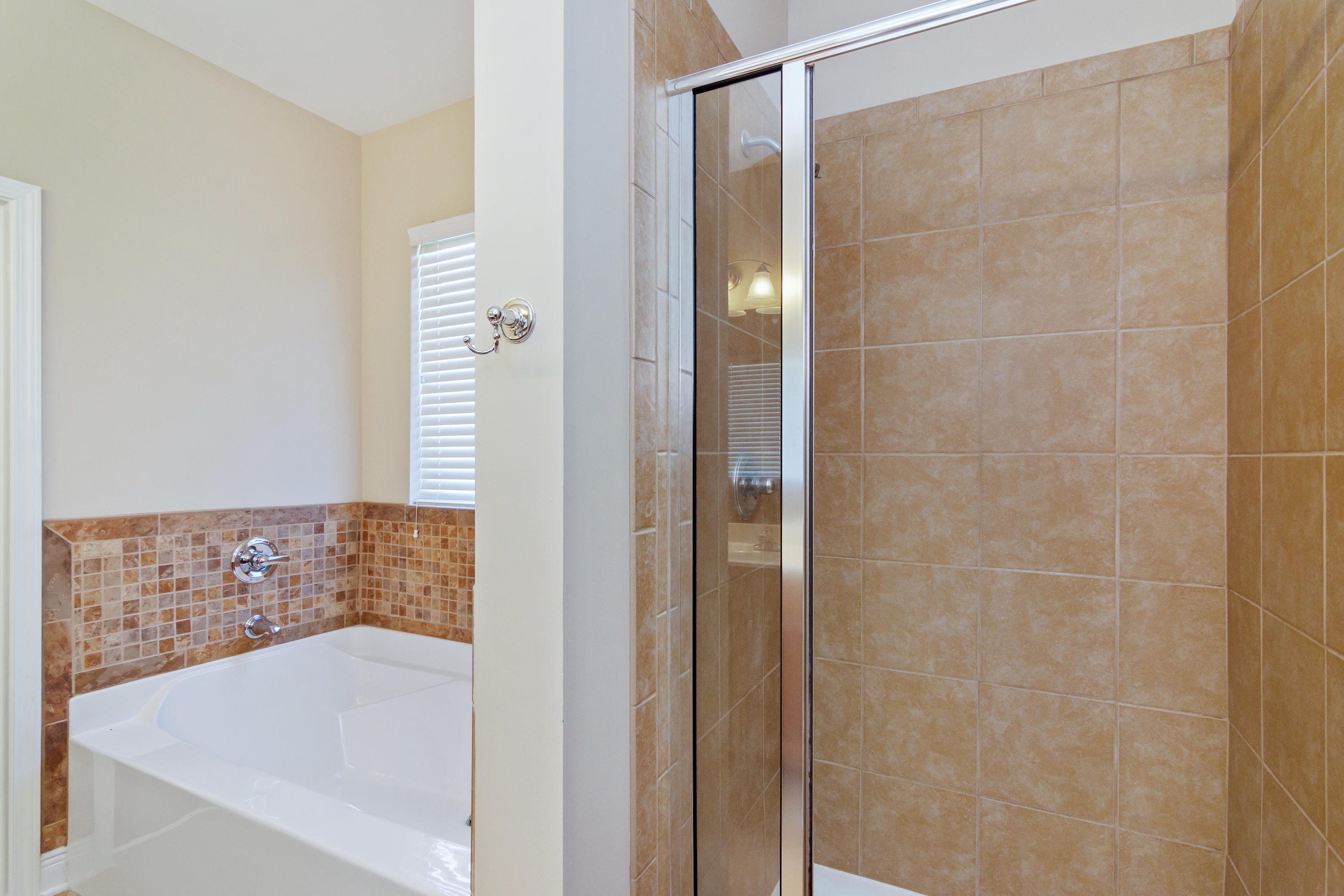 ROLLING RIDGE S/D LOT 152 - Residential