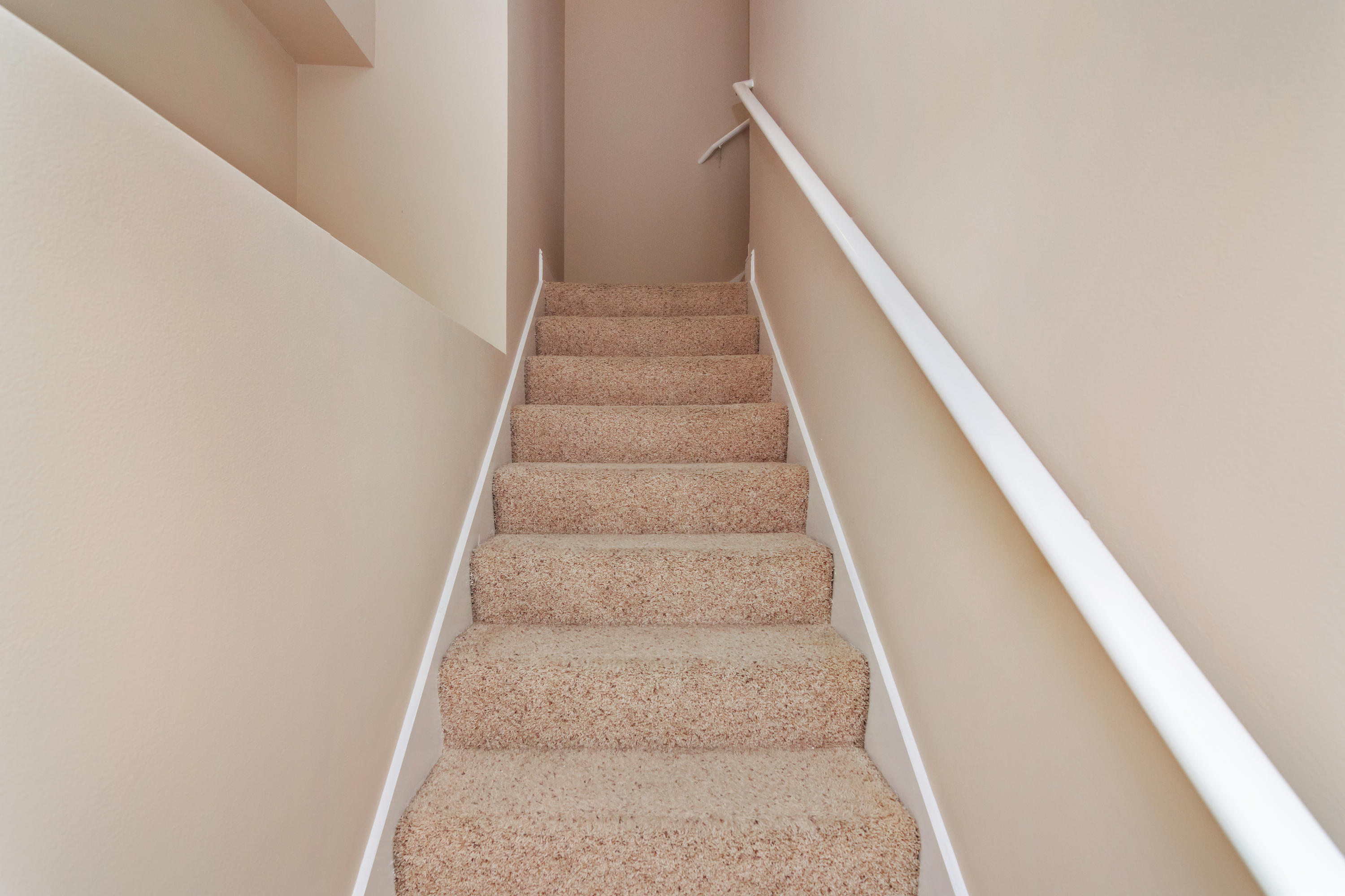 ROLLING RIDGE S/D LOT 152 - Residential