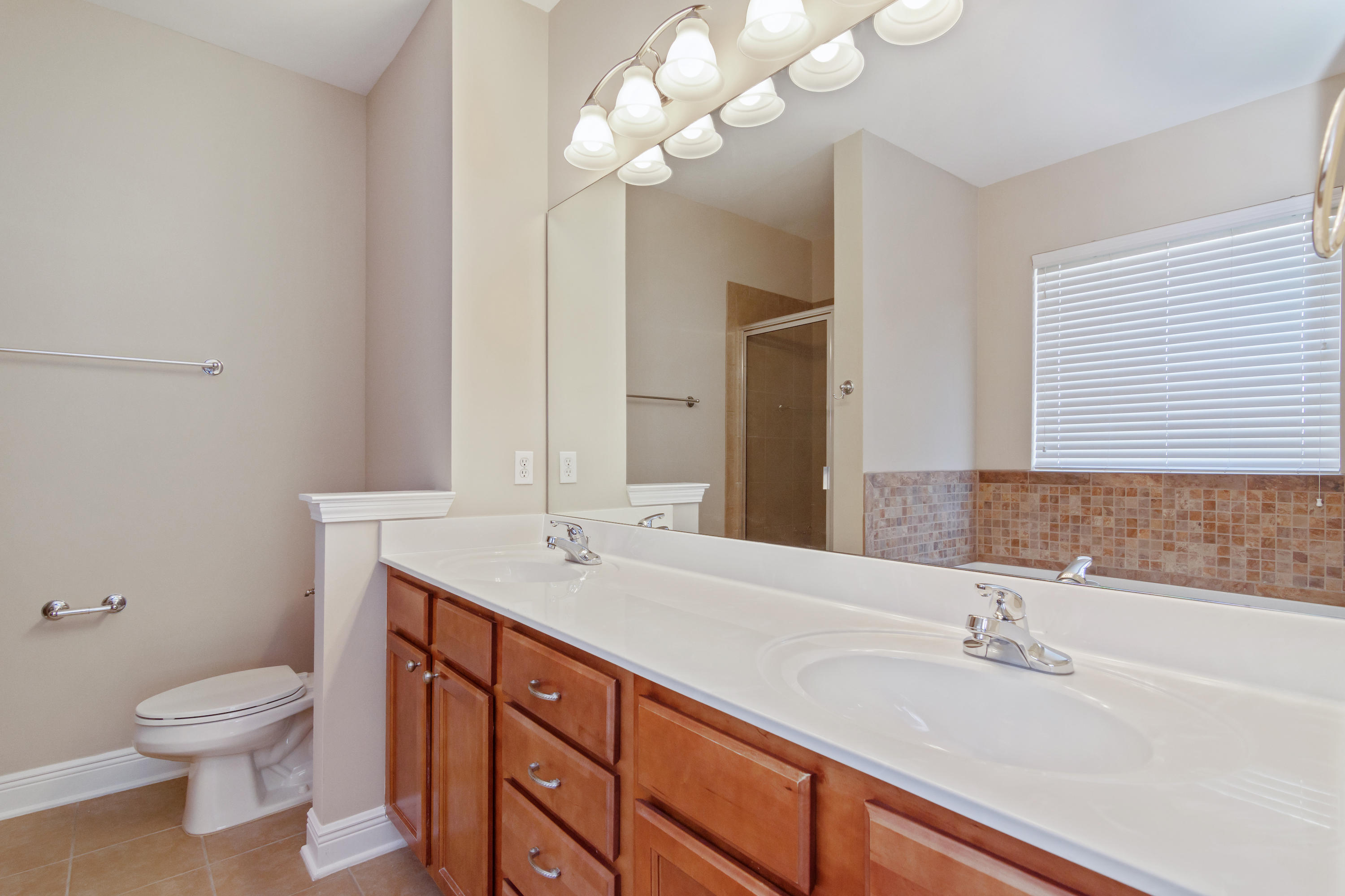 ROLLING RIDGE S/D LOT 152 - Residential