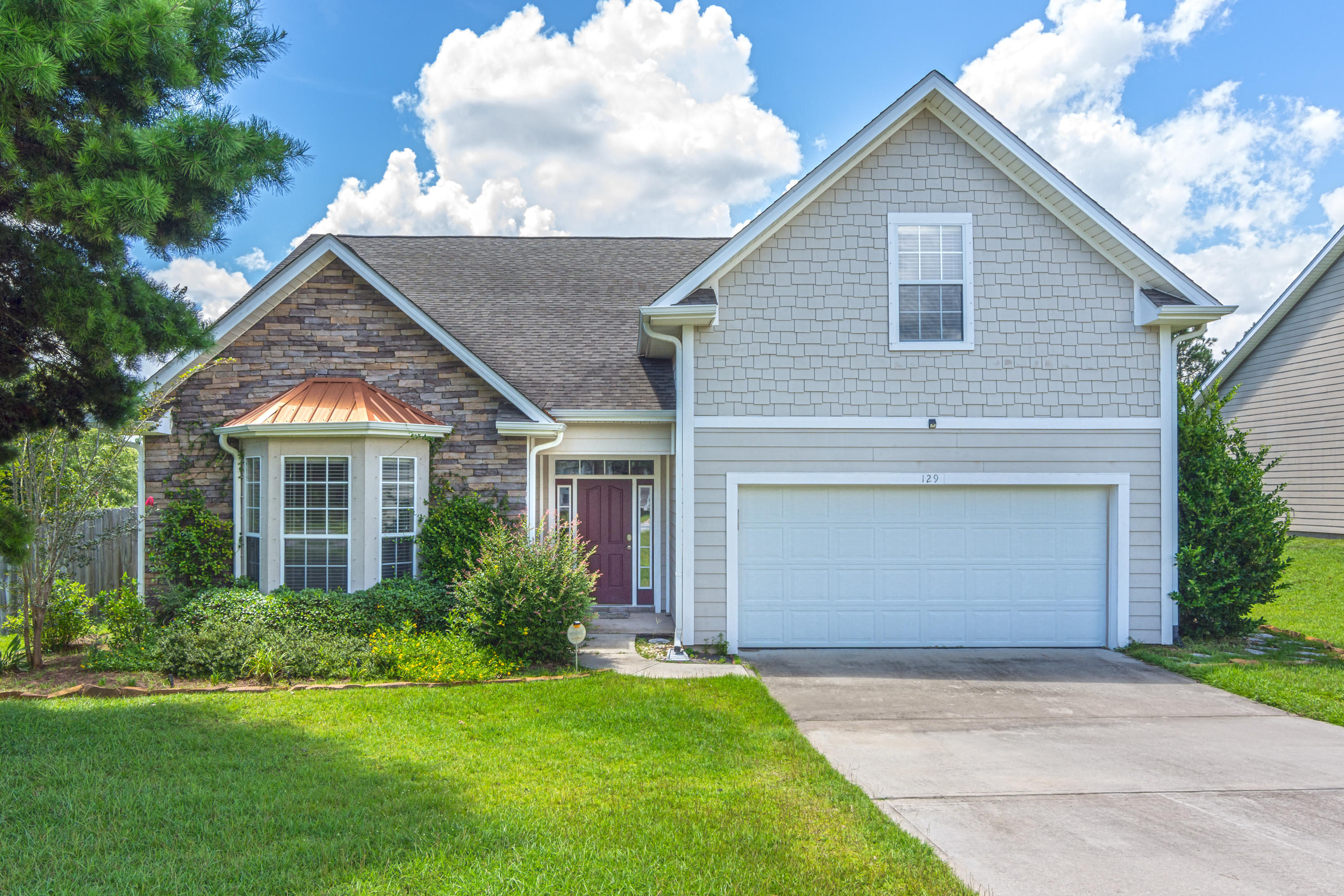 ROLLING RIDGE S/D LOT 152 - Residential