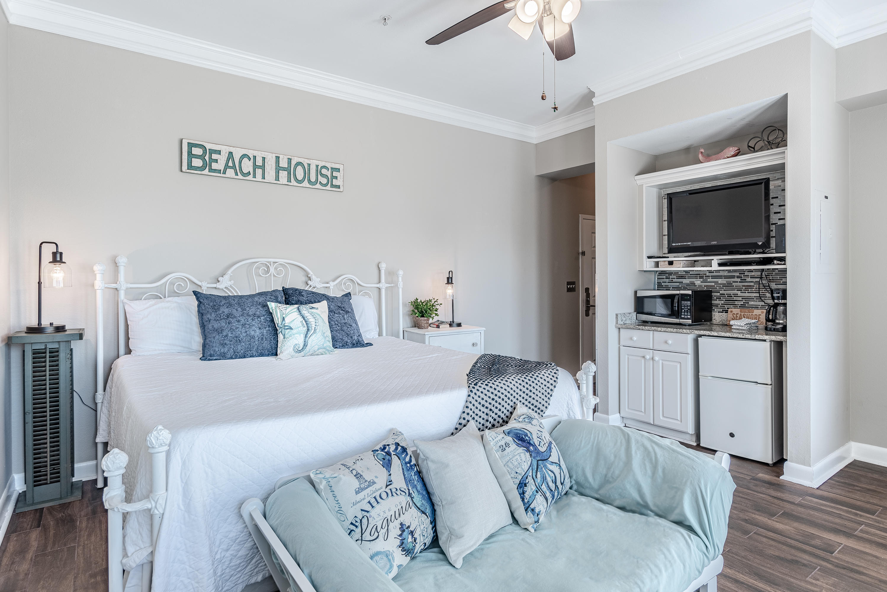 INN AT GULF PLACE - Residential