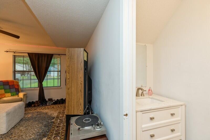 KELLY HILL ESTATES - Residential