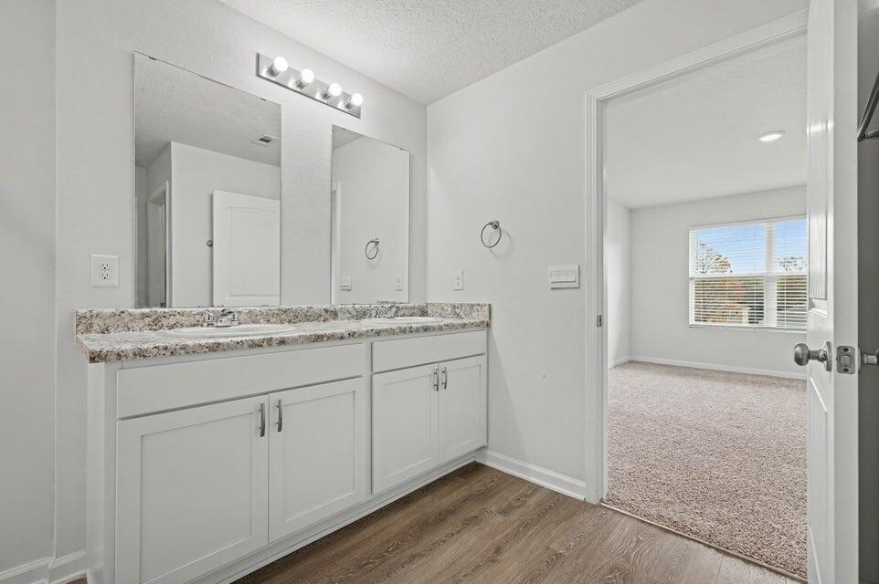 LAKERIDGE EST - Residential Lease