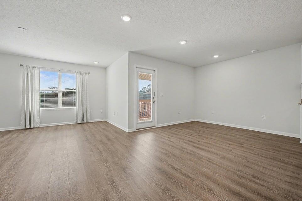 LAKERIDGE EST - Residential Lease