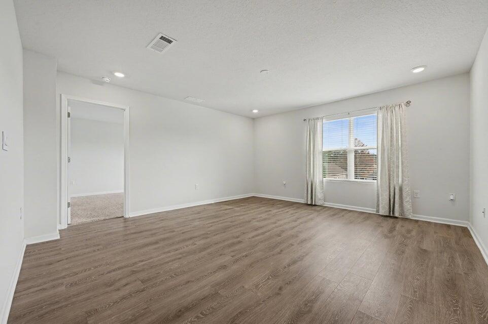 LAKERIDGE EST - Residential Lease