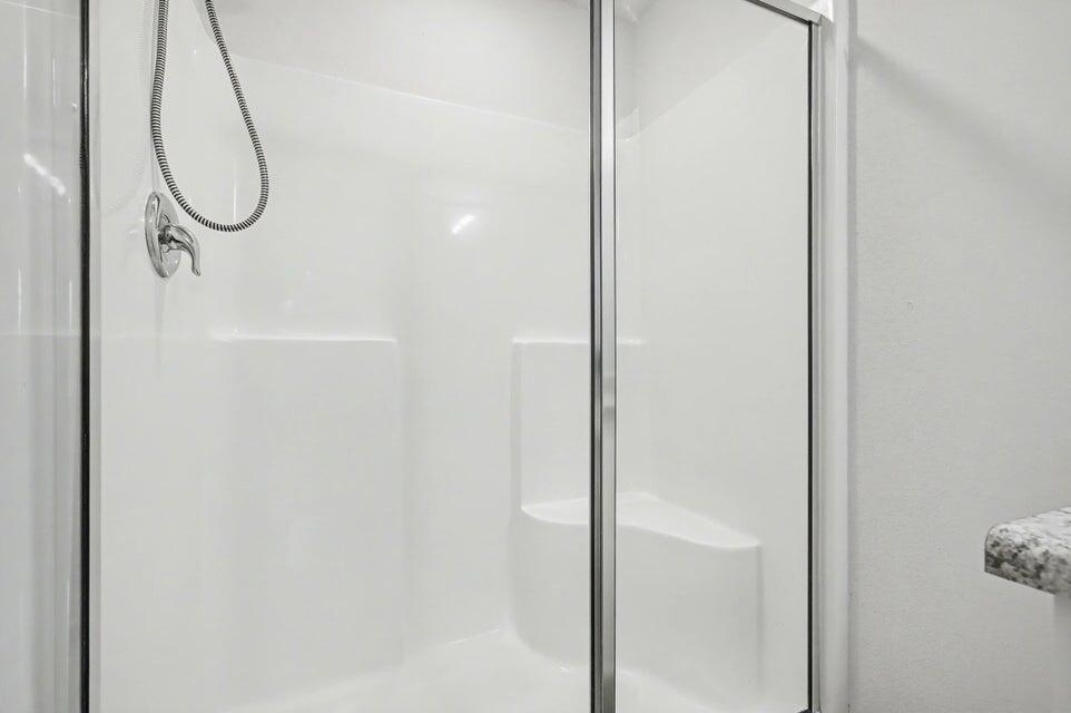 LAKERIDGE EST - Residential Lease