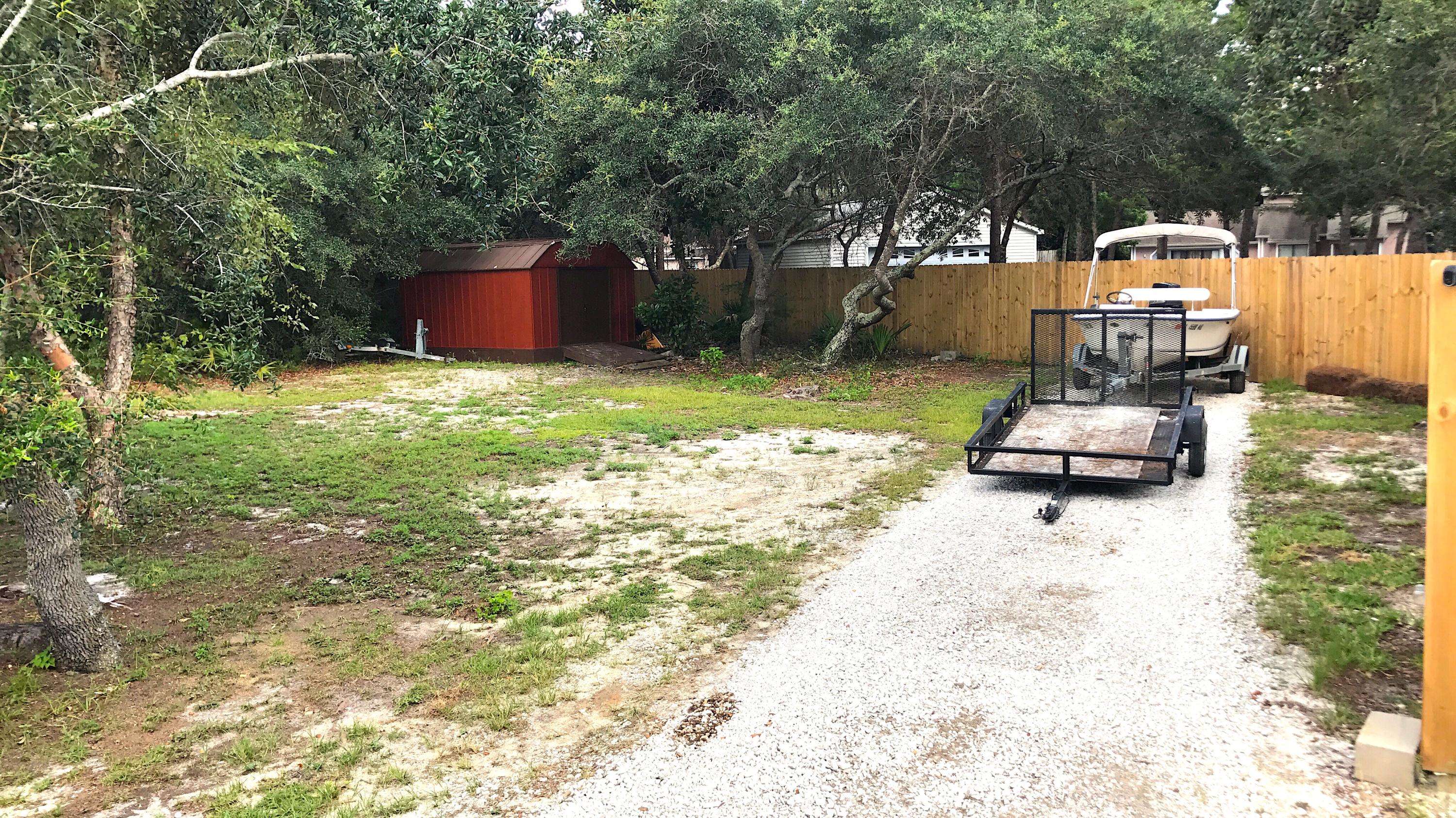 WHISPERING OAKS - Residential