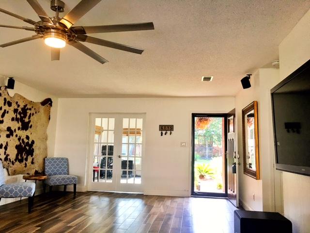 WHISPERING OAKS - Residential