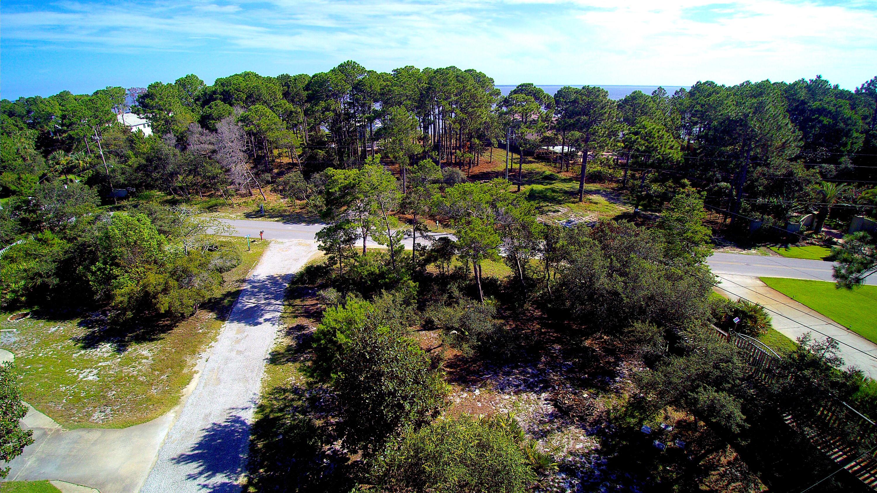 WHISPERING OAKS - Residential