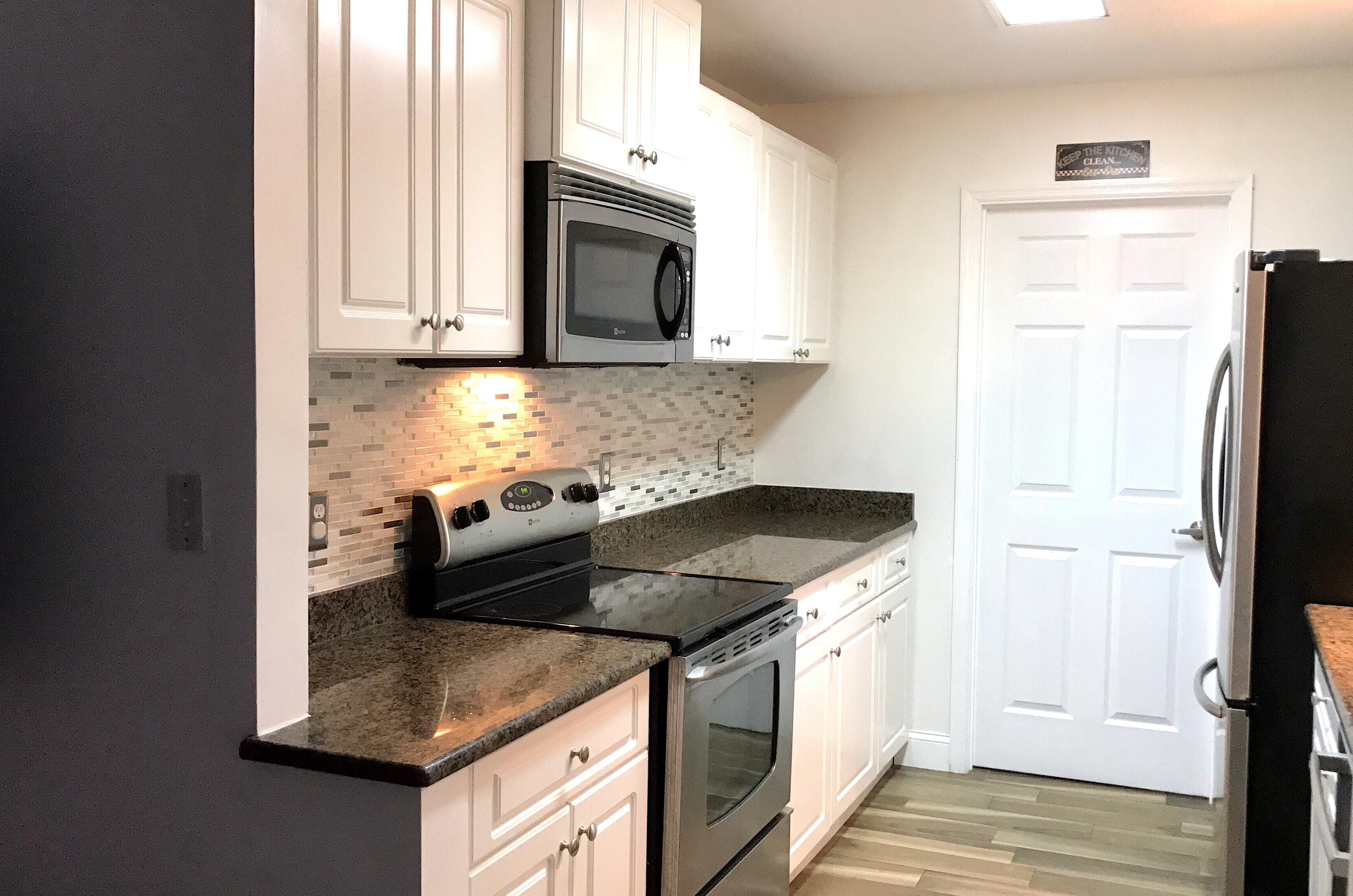 WHISPERING OAKS - Residential