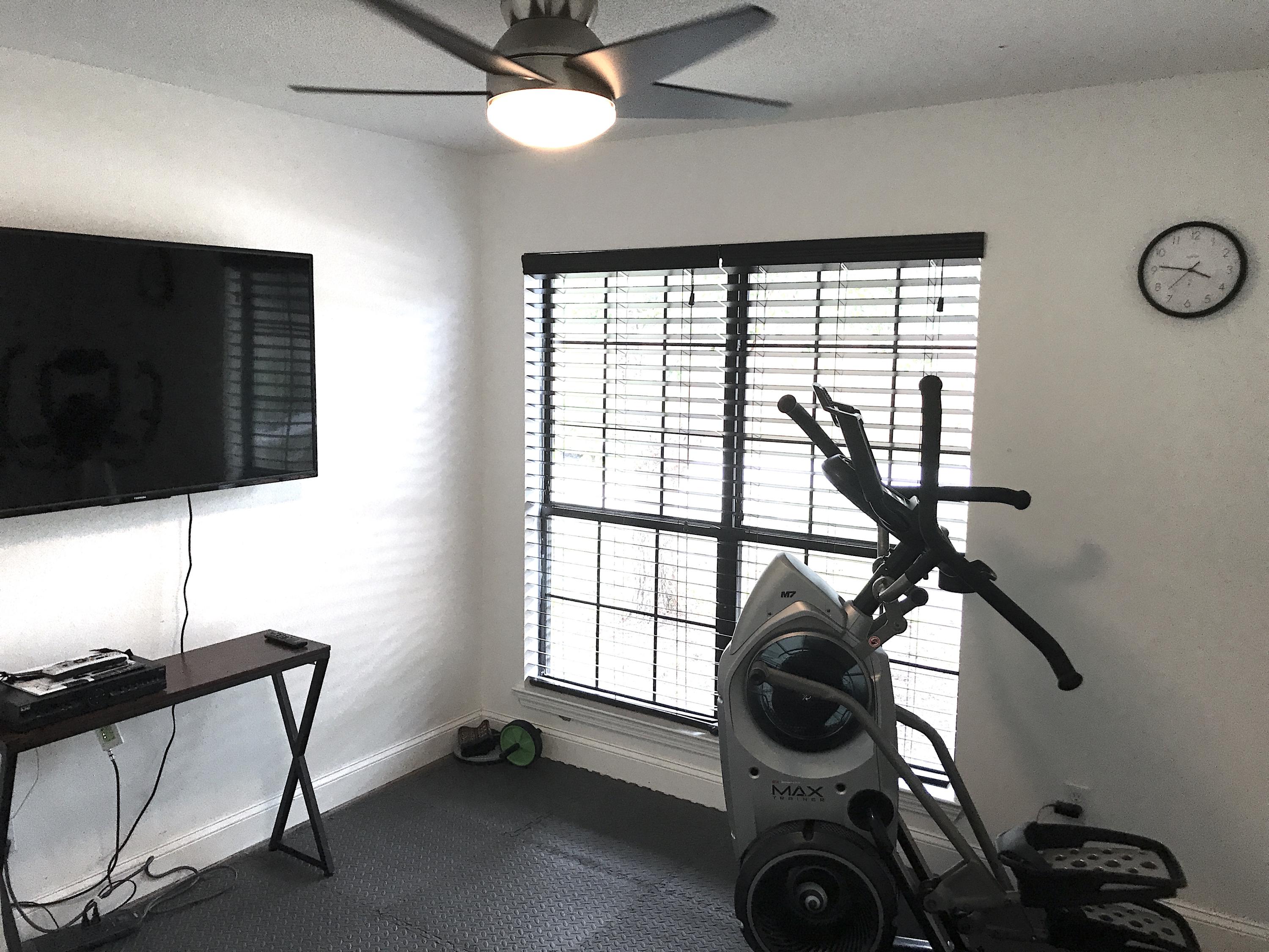 WHISPERING OAKS - Residential