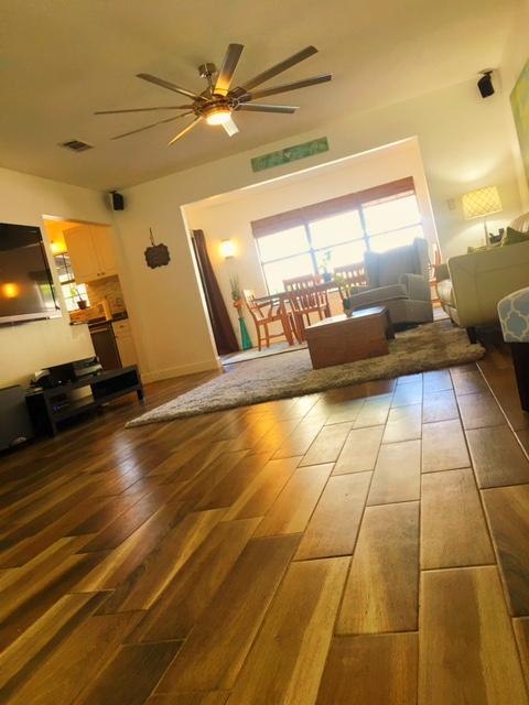 WHISPERING OAKS - Residential