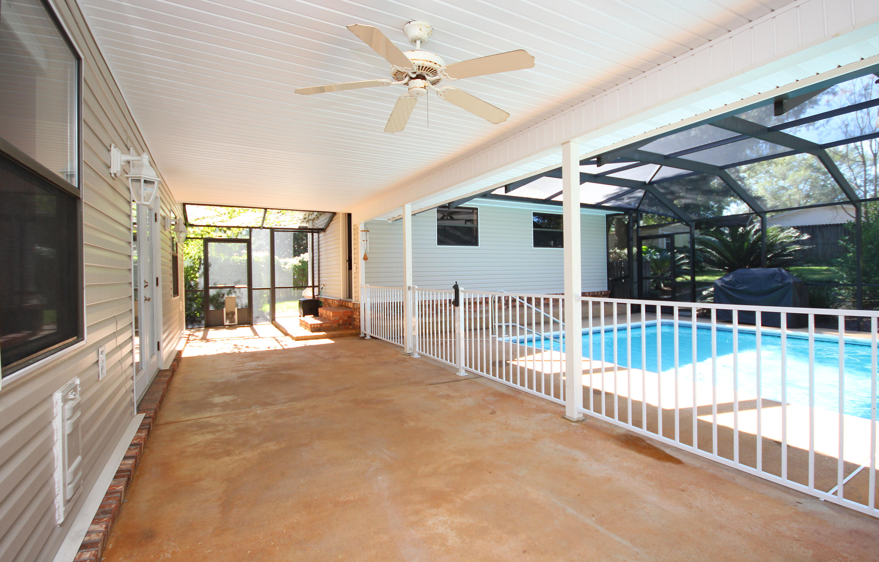 EDGEWATER VILLAGE - Residential