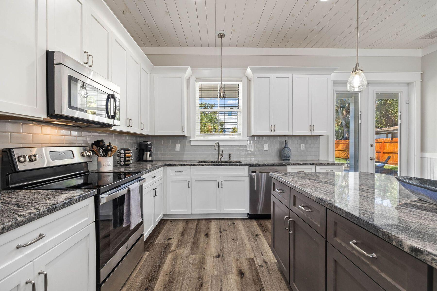 CRYSTAL BEACH - Residential
