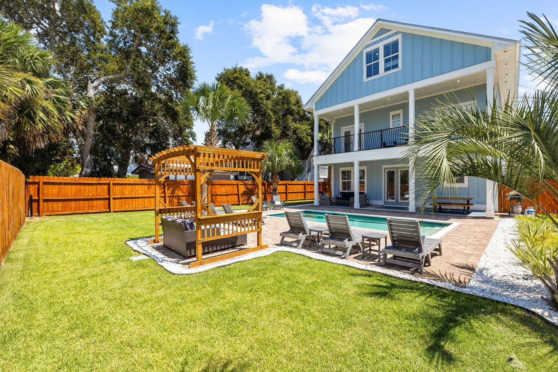 CRYSTAL BEACH - Residential