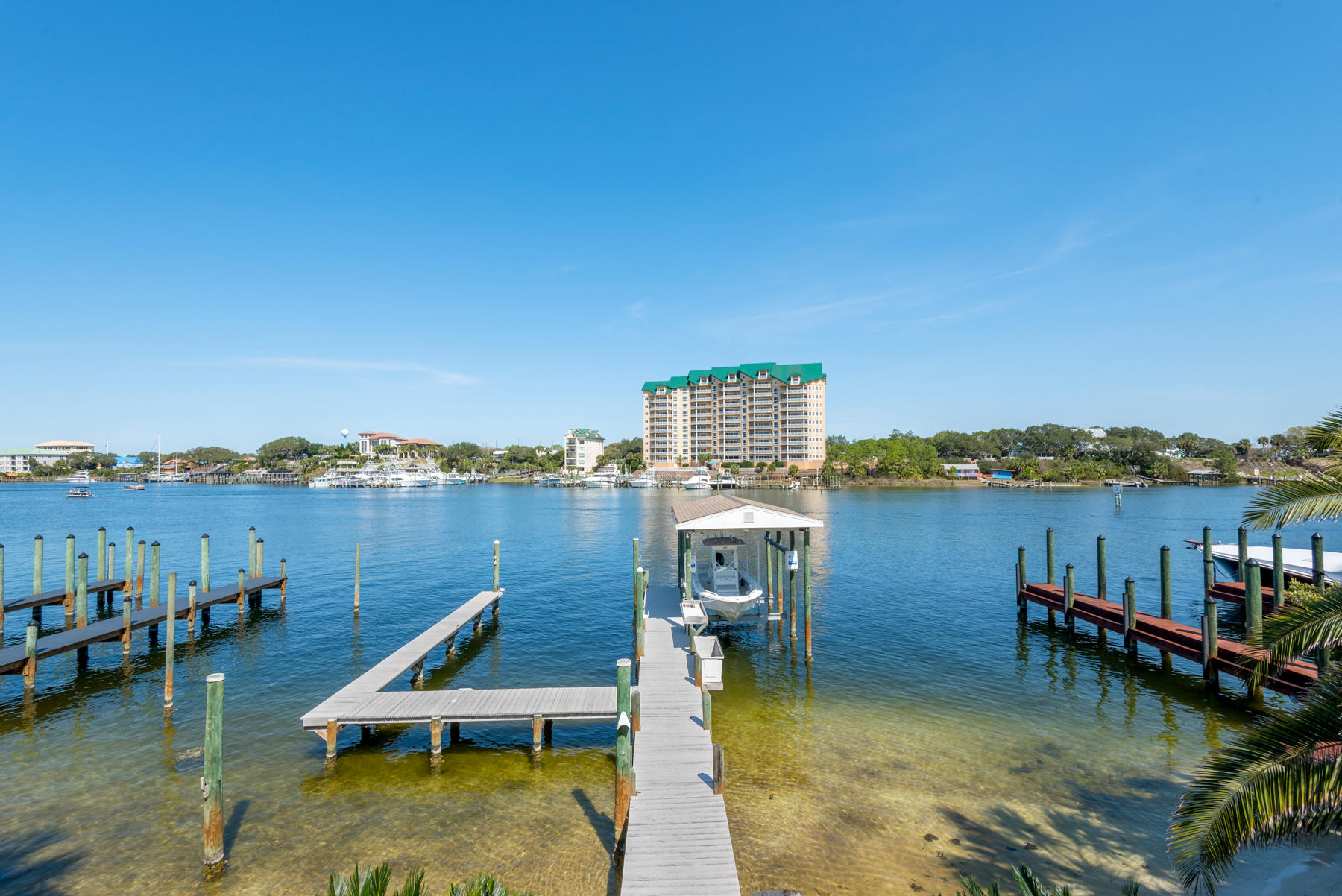 HOLIDAY ISLE - Residential