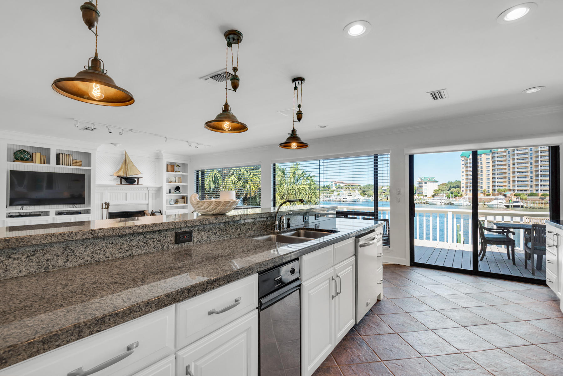 HOLIDAY ISLE - Residential