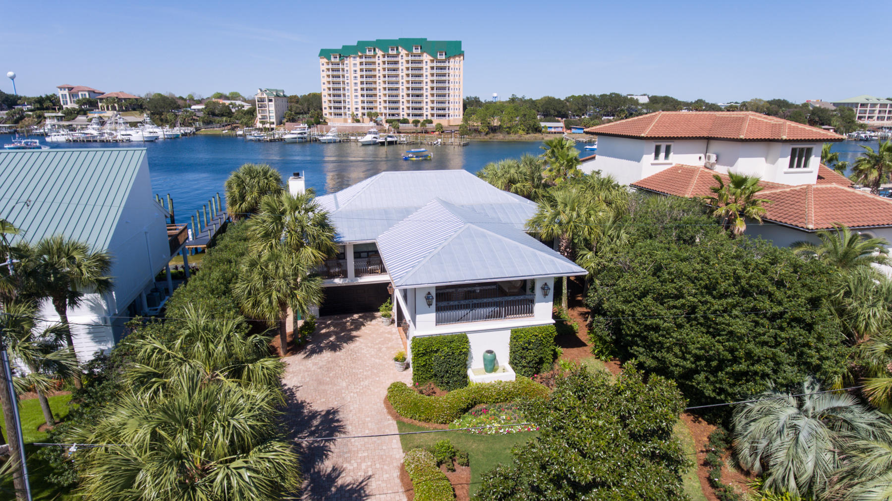 HOLIDAY ISLE - Residential