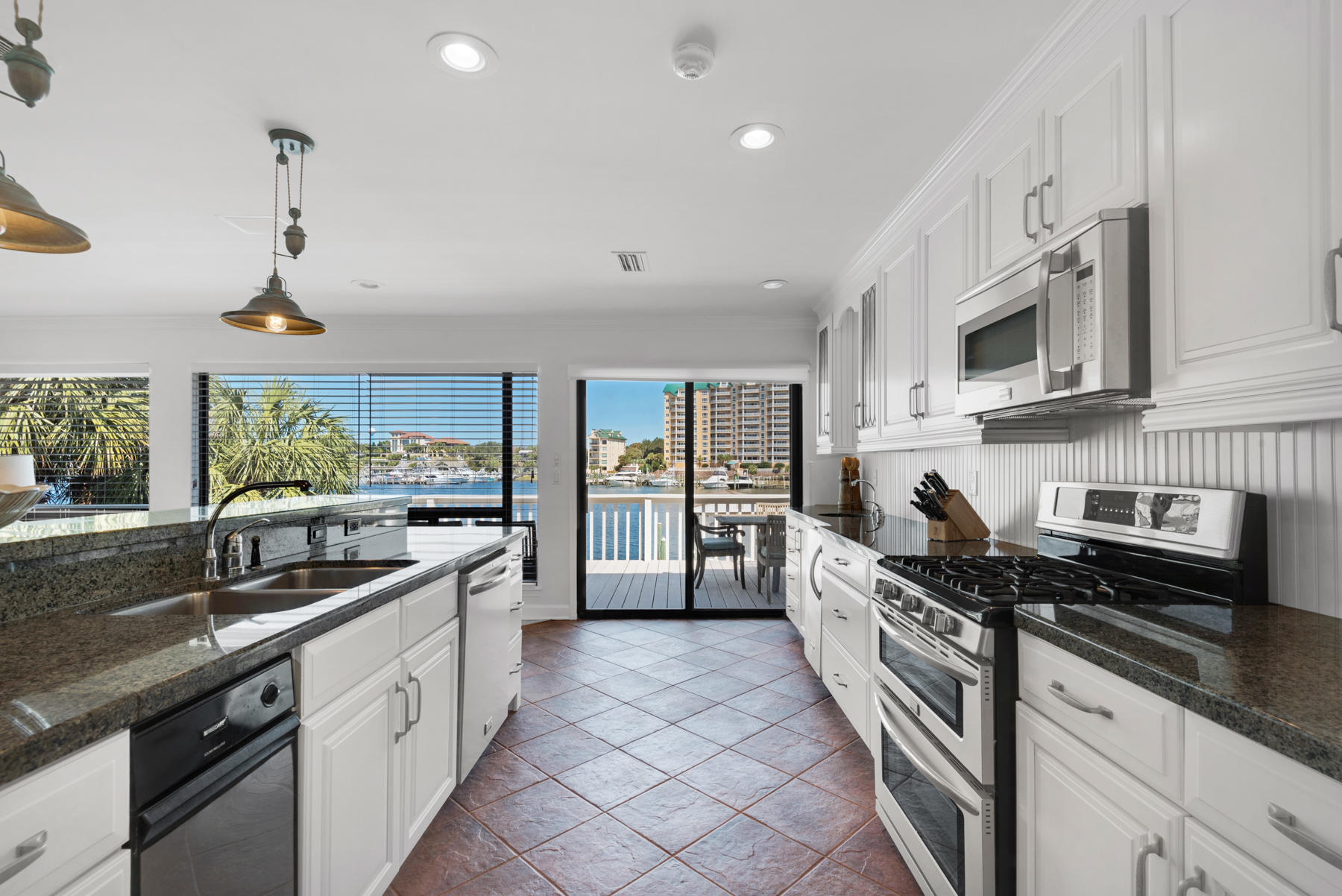 HOLIDAY ISLE - Residential
