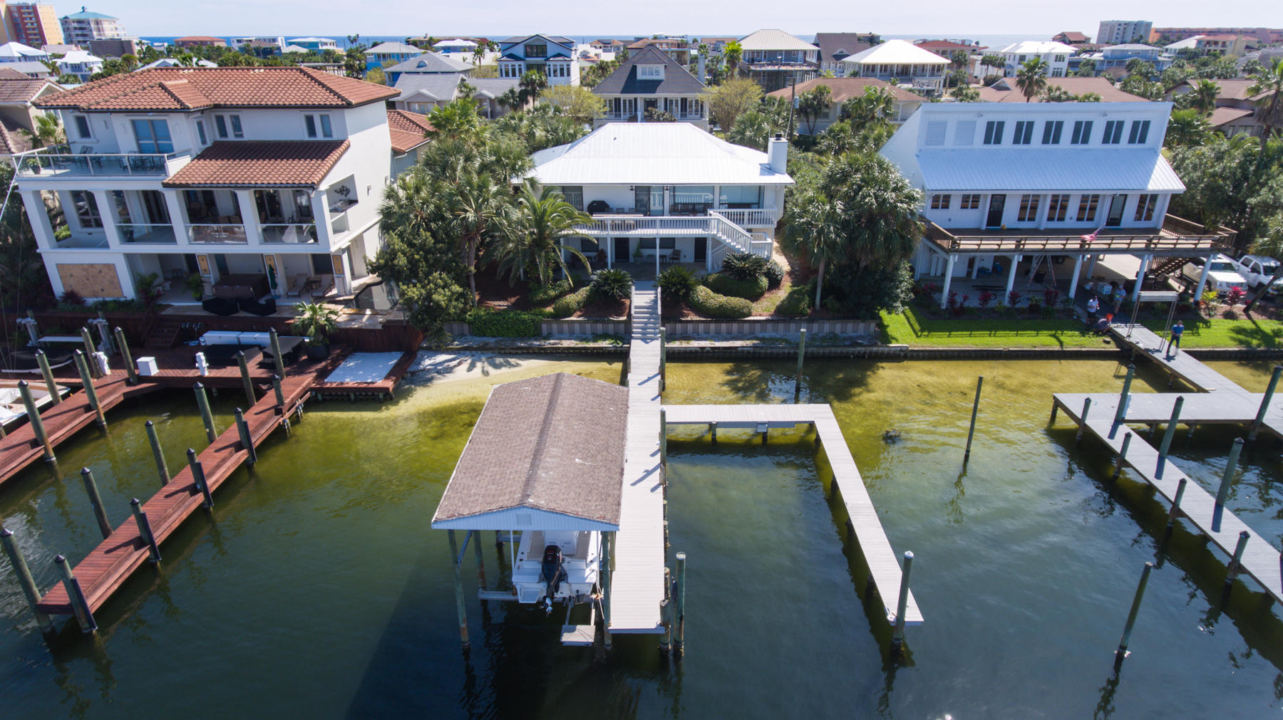 HOLIDAY ISLE - Residential