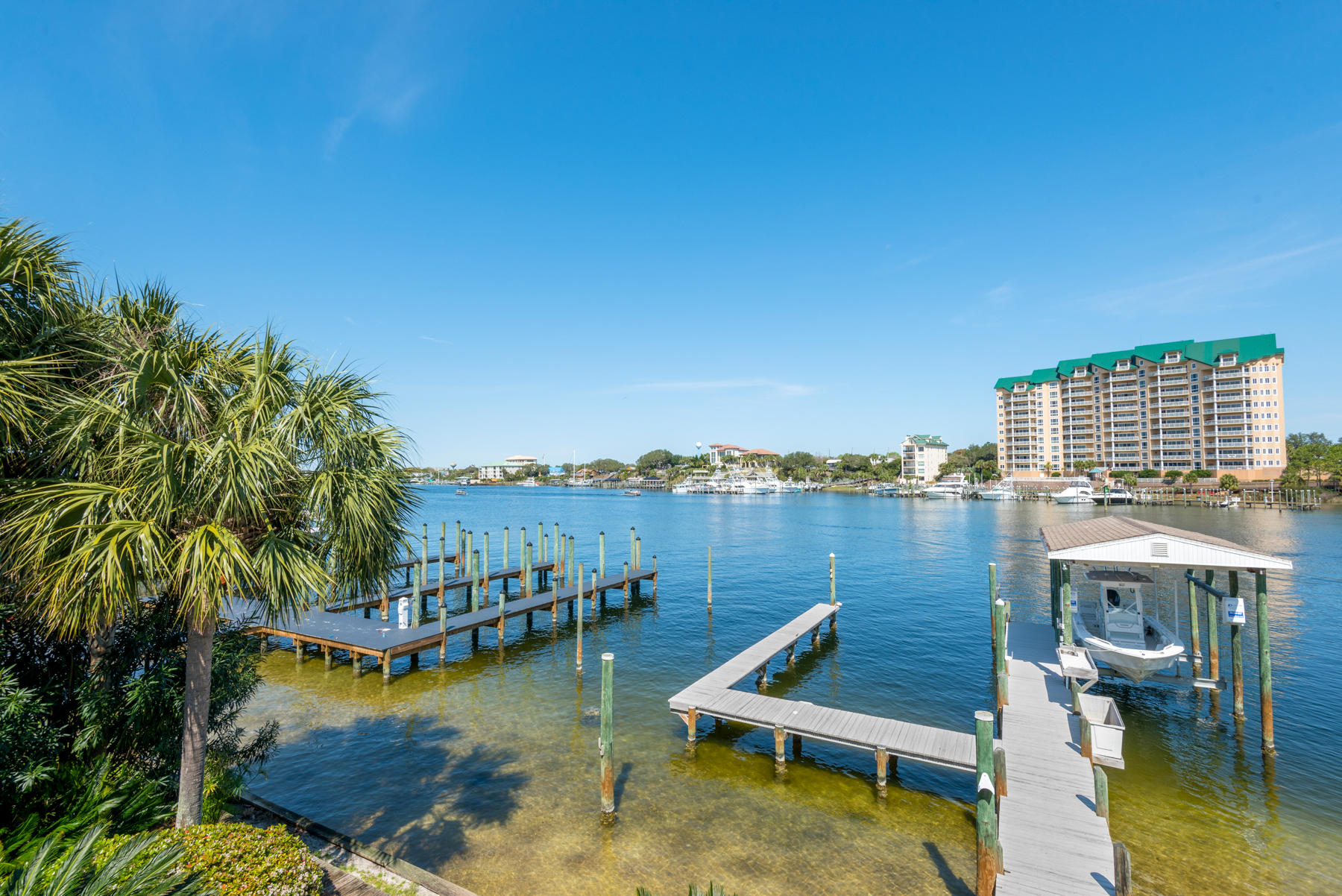 HOLIDAY ISLE - Residential