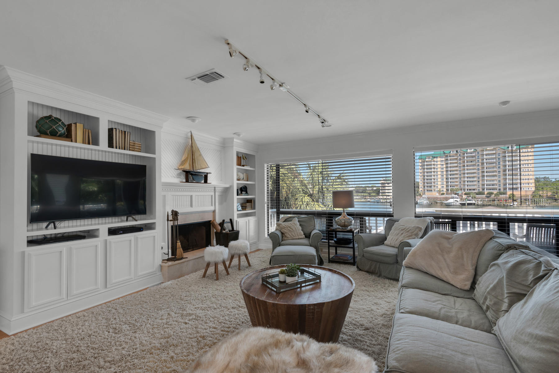 HOLIDAY ISLE - Residential