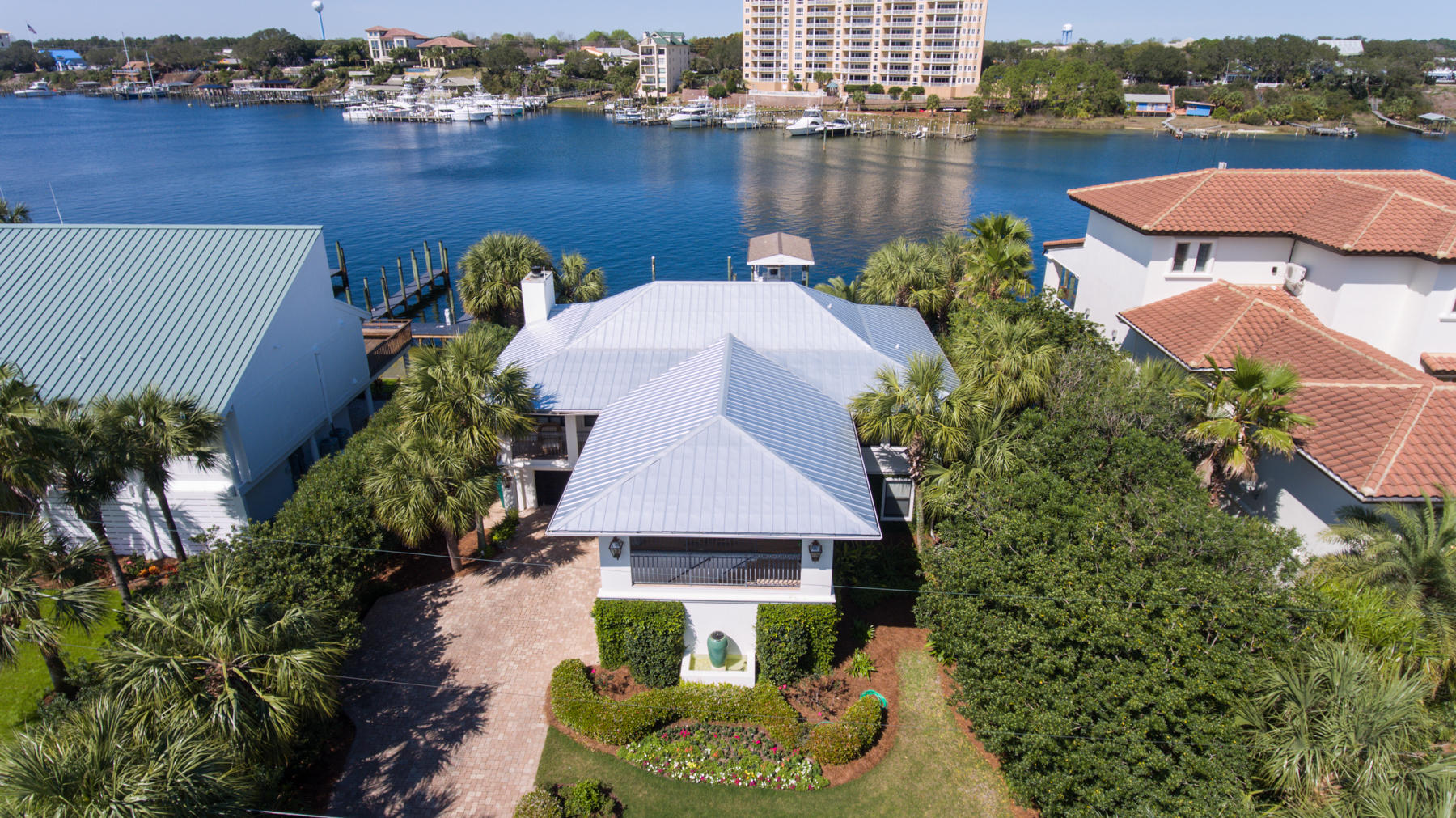 HOLIDAY ISLE - Residential